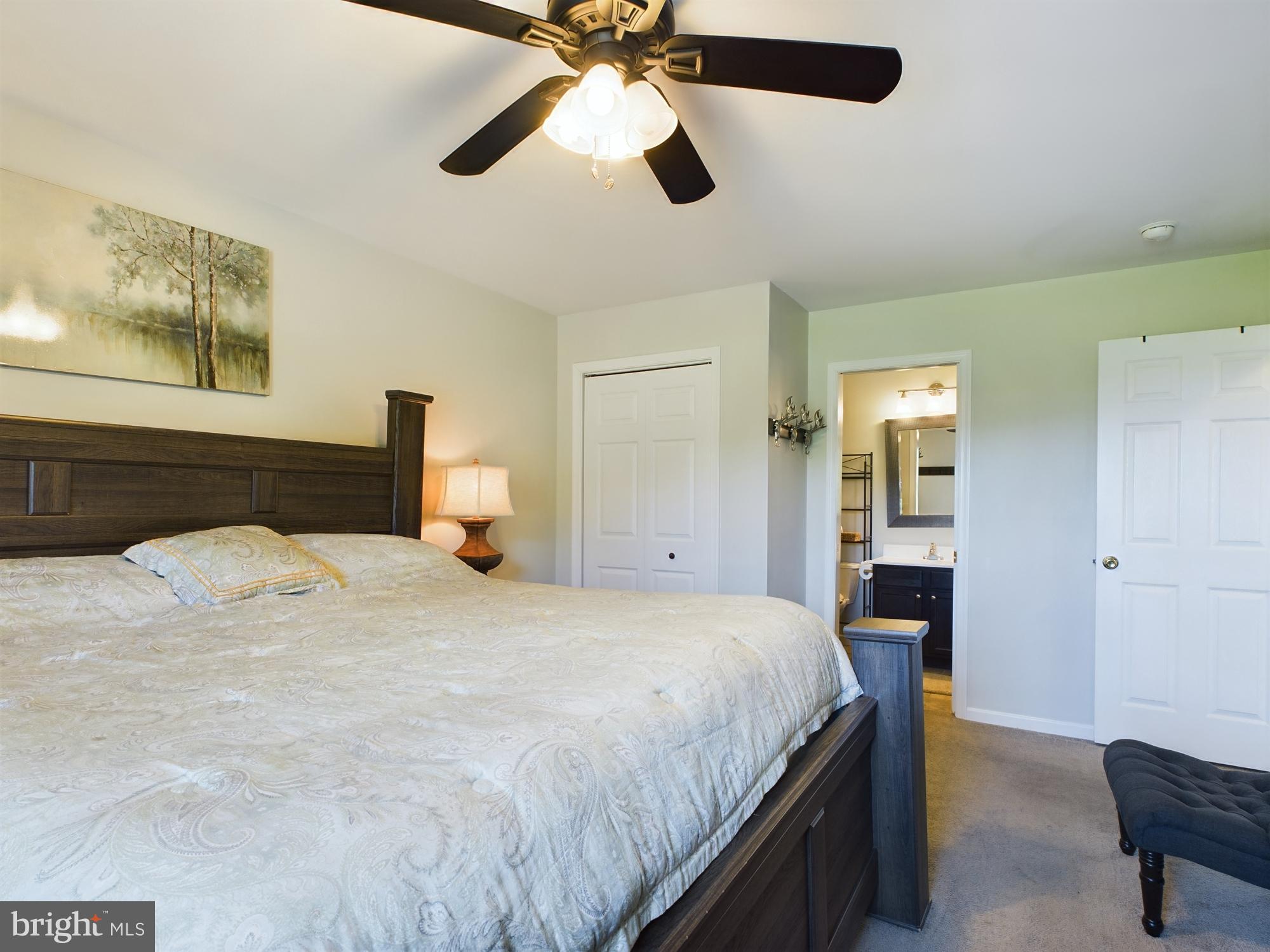 ARROWHEAD  LAKES - Residential