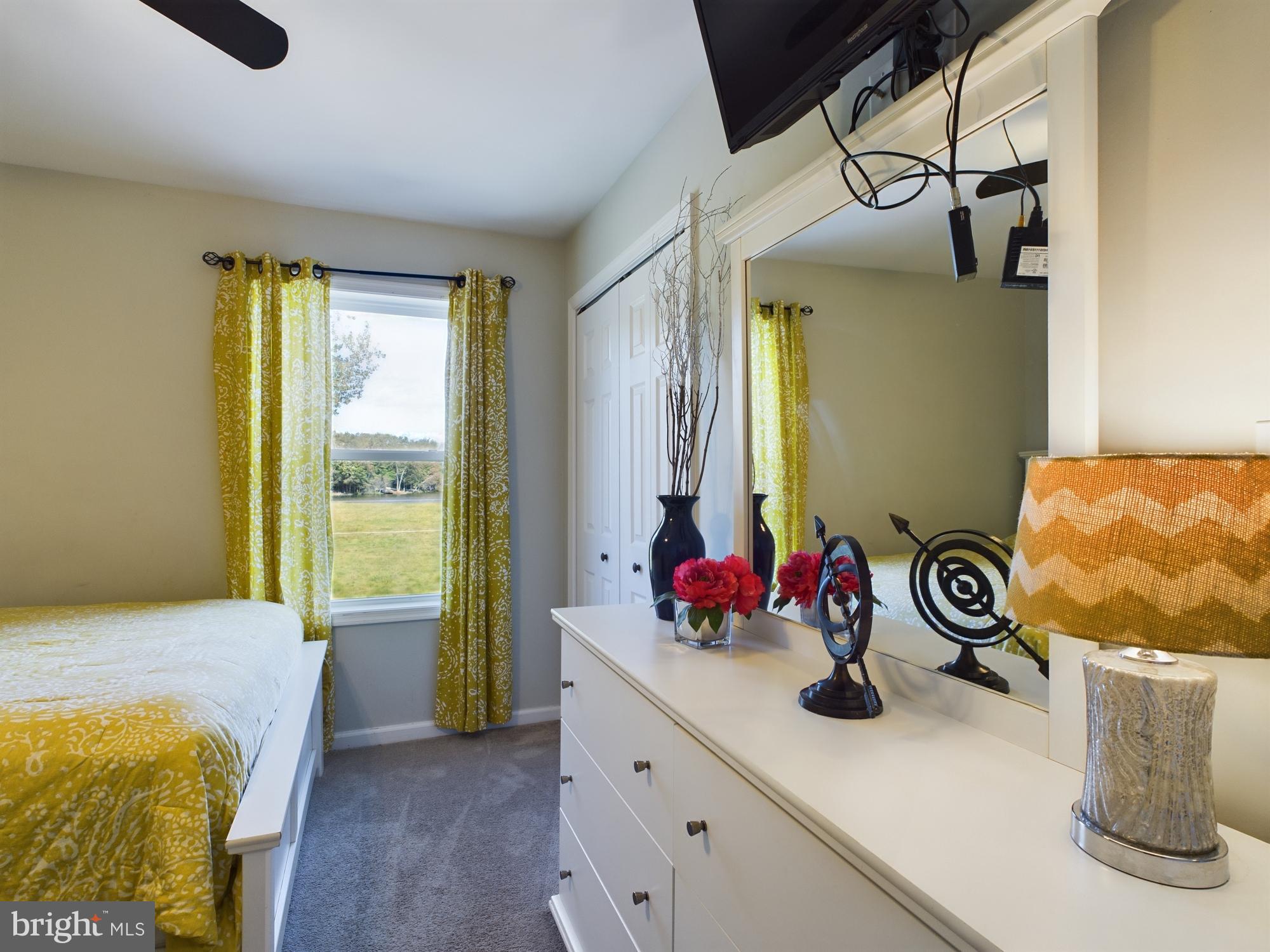 ARROWHEAD  LAKES - Residential