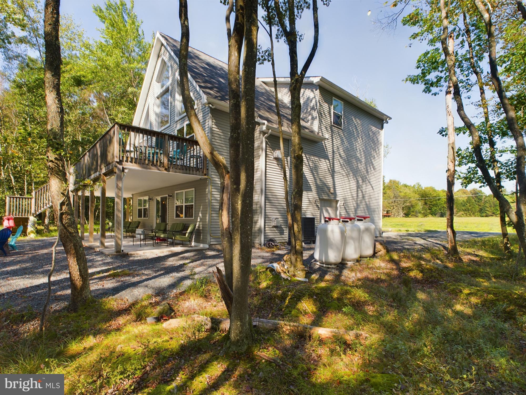 ARROWHEAD  LAKES - Residential