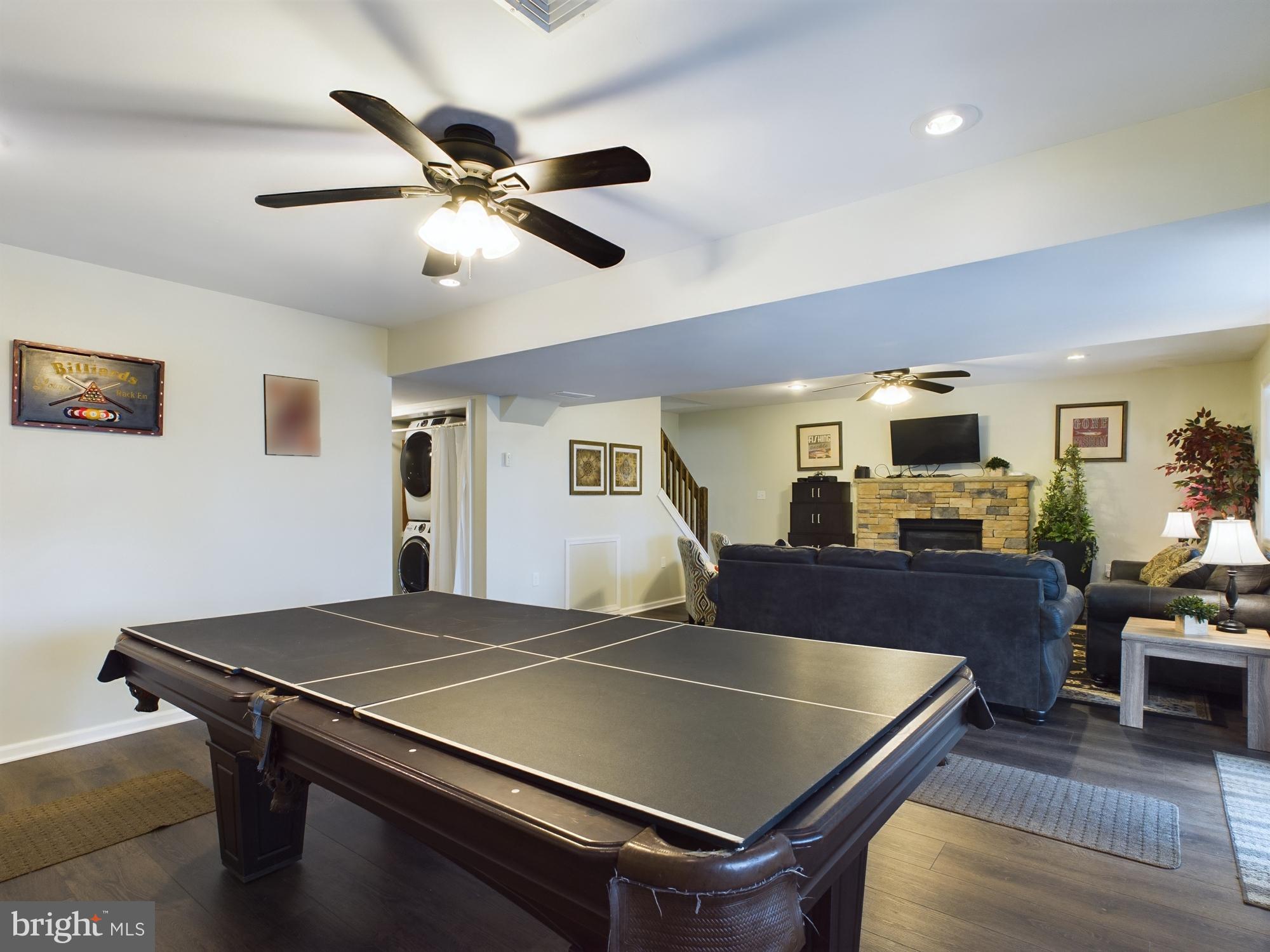 ARROWHEAD  LAKES - Residential