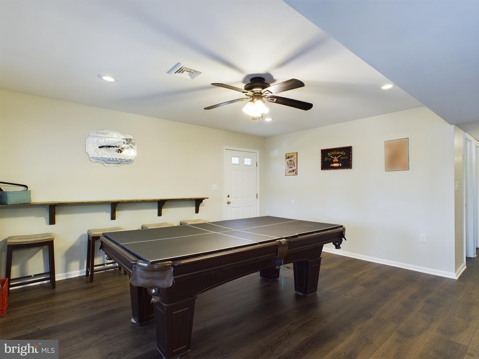 ARROWHEAD  LAKES - Residential