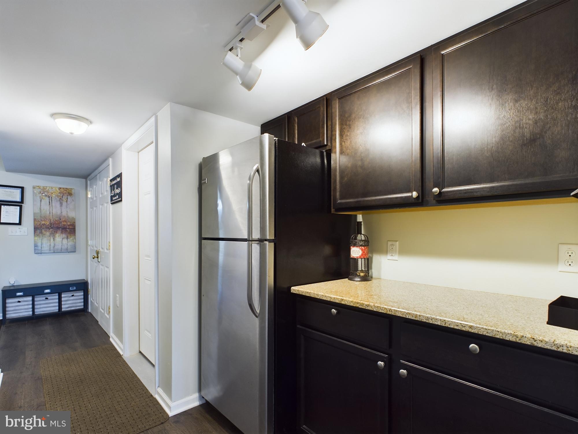 ARROWHEAD  LAKES - Residential