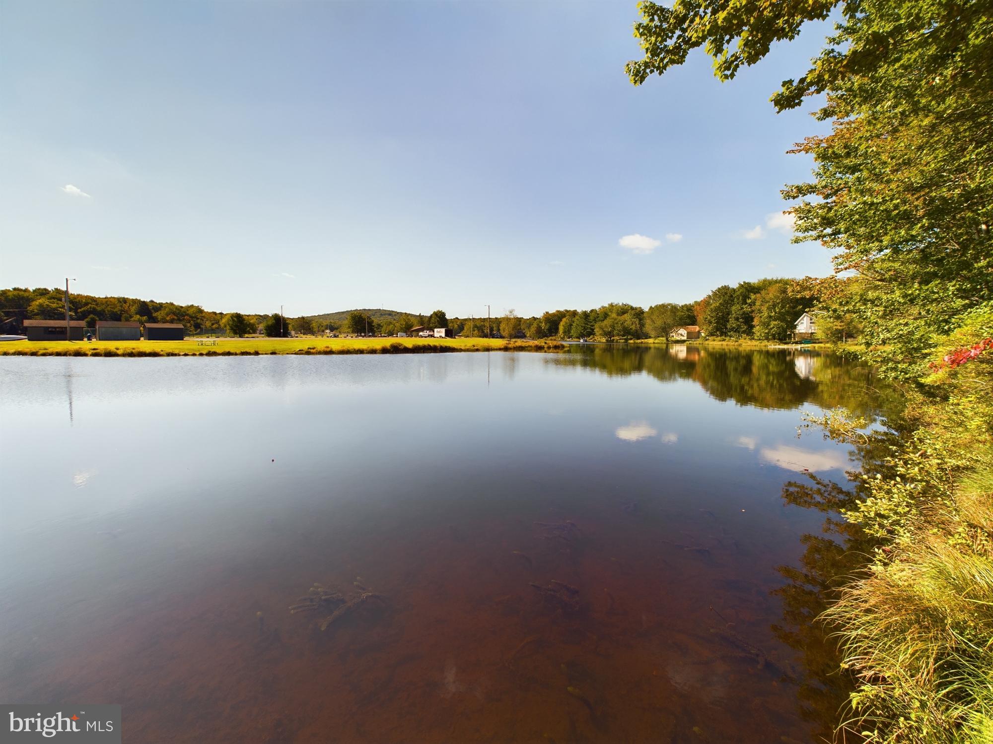 ARROWHEAD  LAKES - Residential