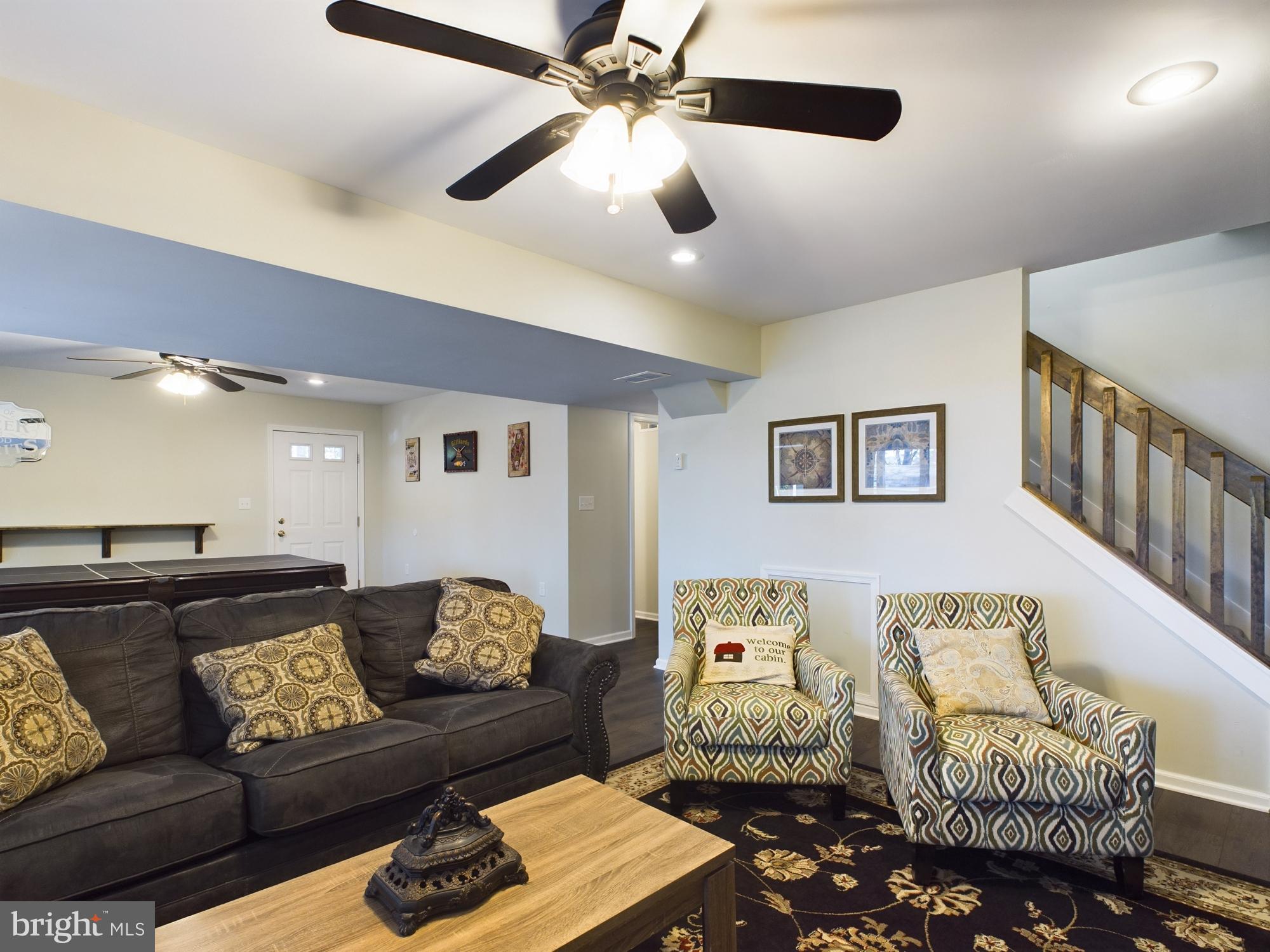 ARROWHEAD  LAKES - Residential