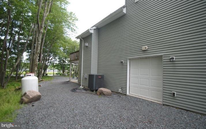 ARROWHEAD  LAKES - Residential