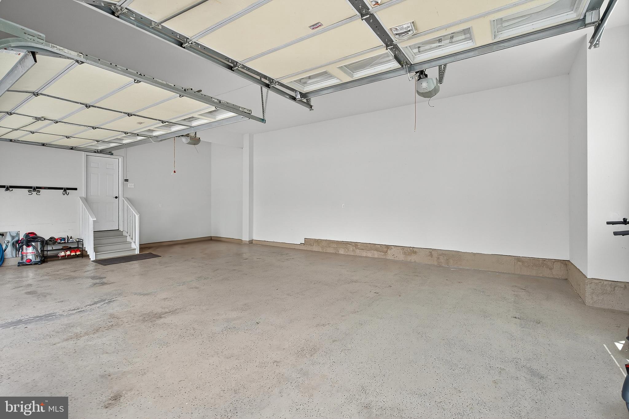 THE RESERVE AT TRIADELPHIA CROSSING - Residential