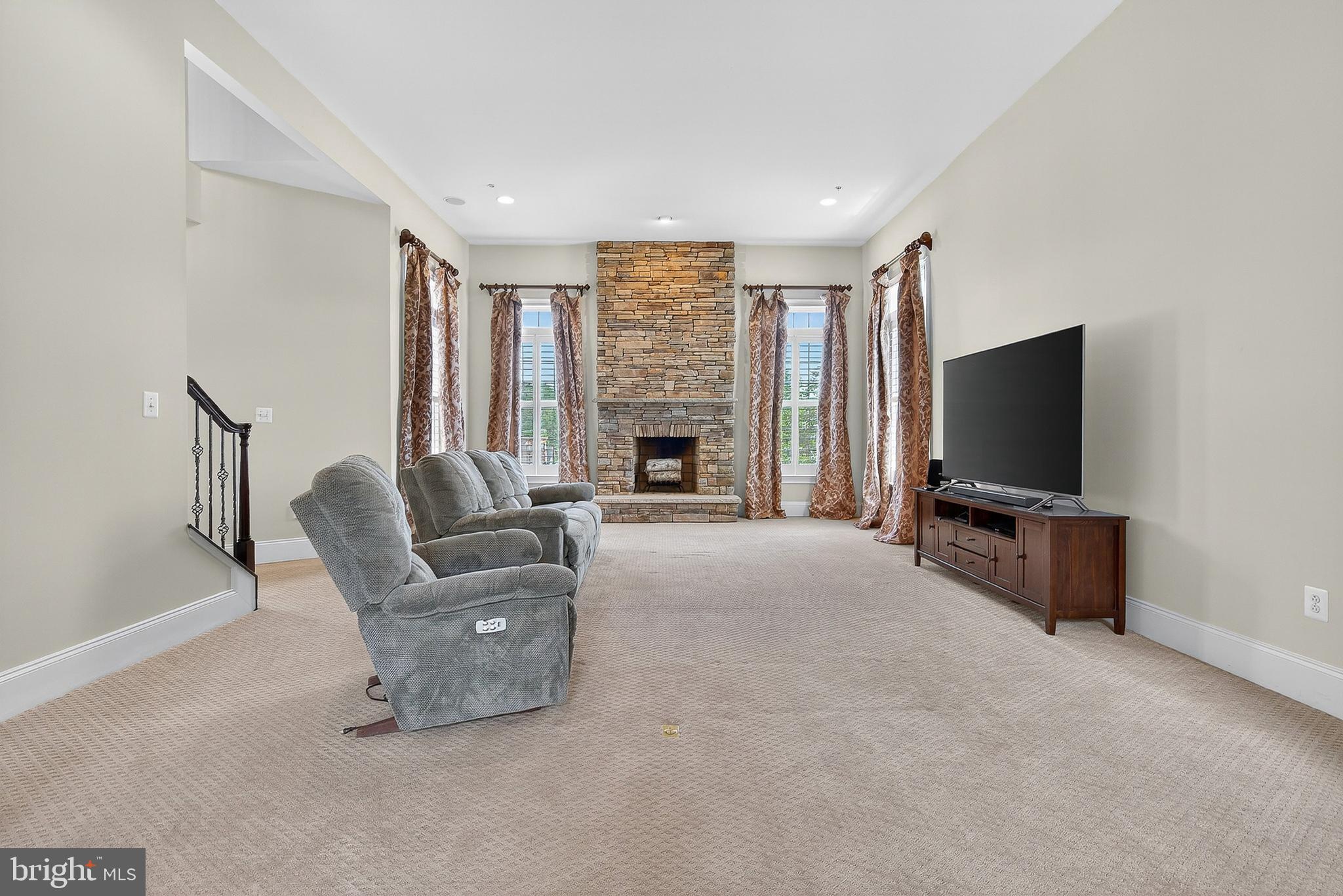 THE RESERVE AT TRIADELPHIA CROSSING - Residential