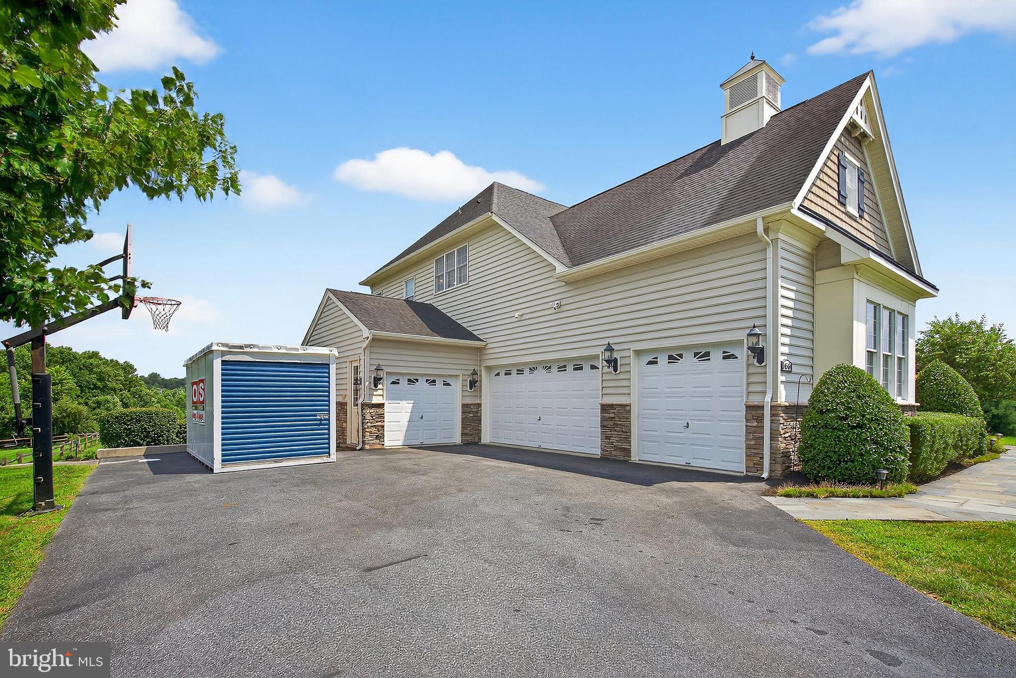 THE RESERVE AT TRIADELPHIA CROSSING - Residential