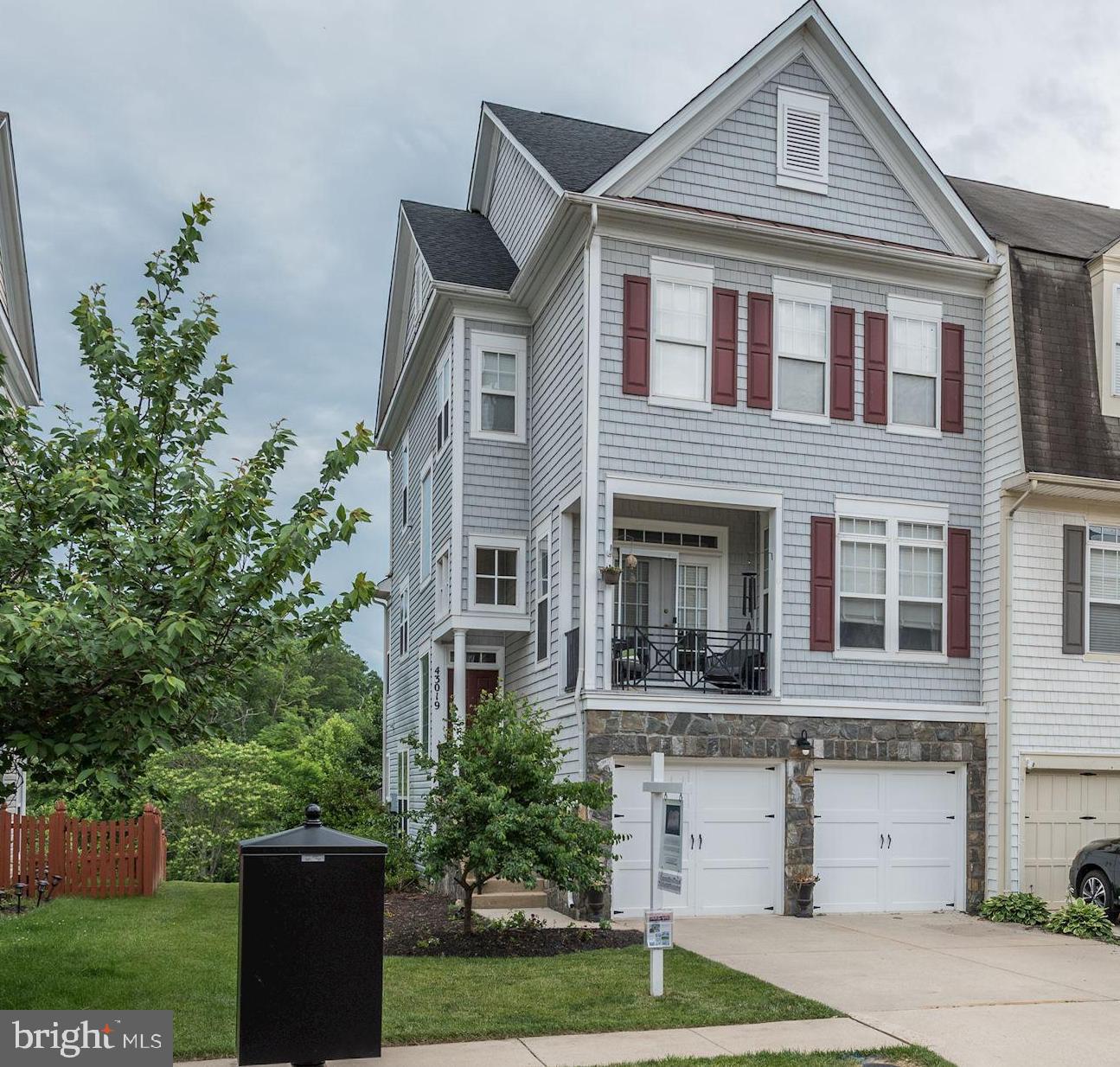 RED ROCK TOWNHOMES - Residential