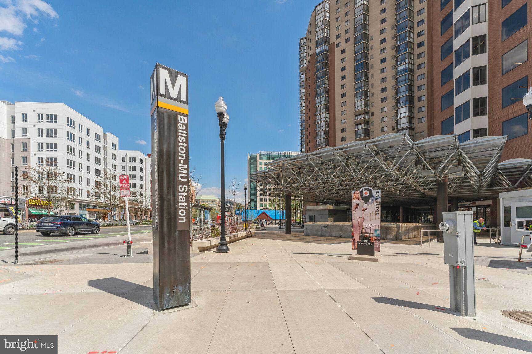 TOWNES OF BALLSTON - Residential