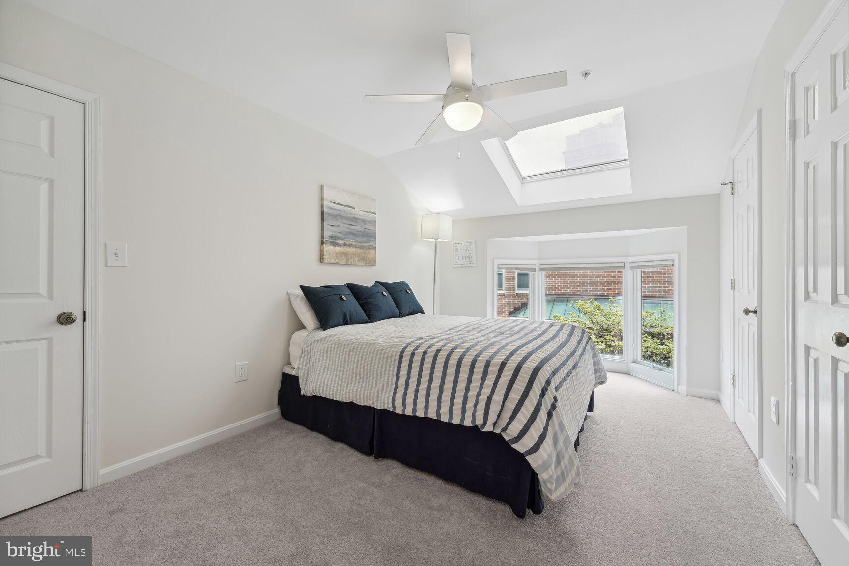 TOWNES OF BALLSTON - Residential