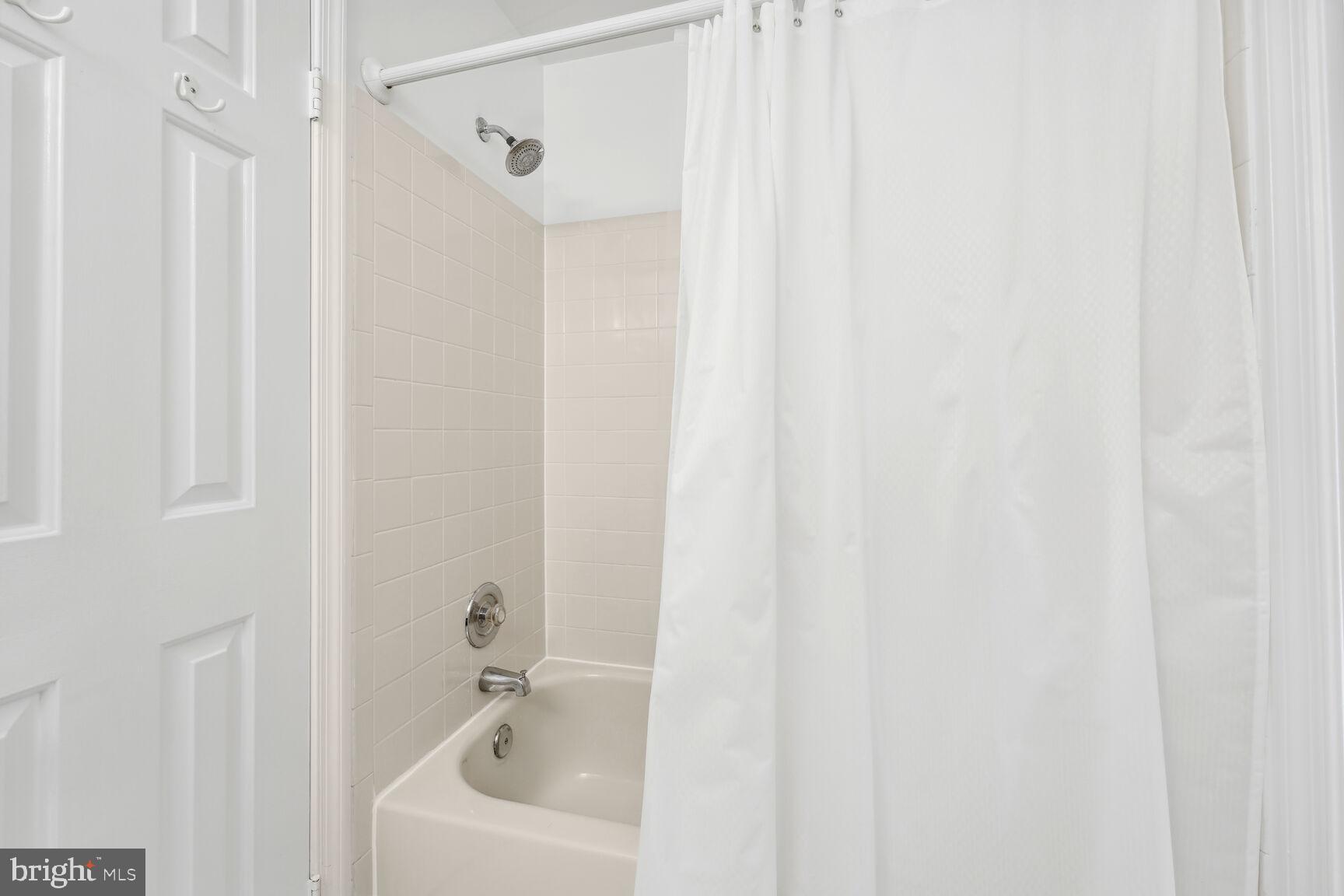 TOWNES OF BALLSTON - Residential