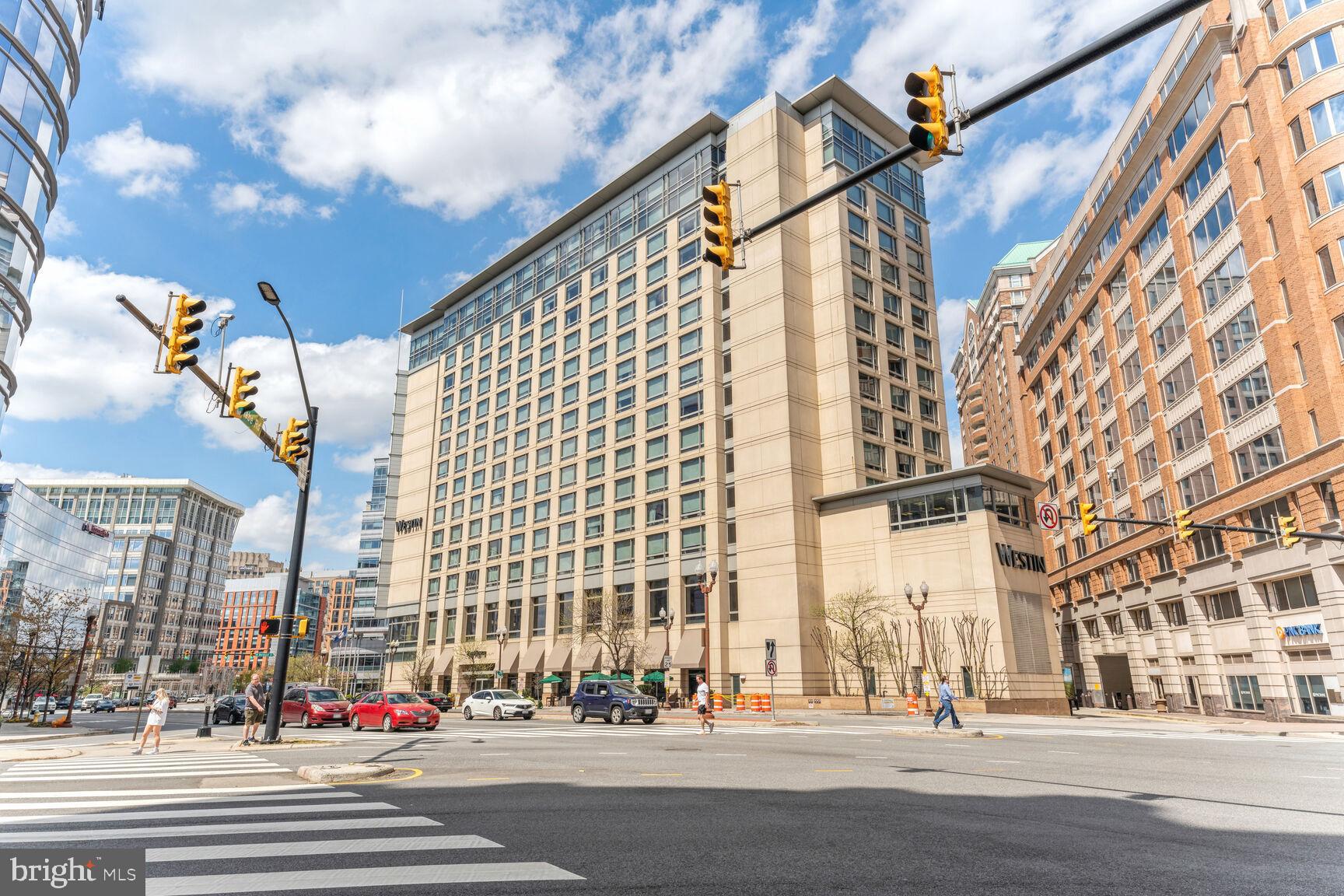 TOWNES OF BALLSTON - Residential