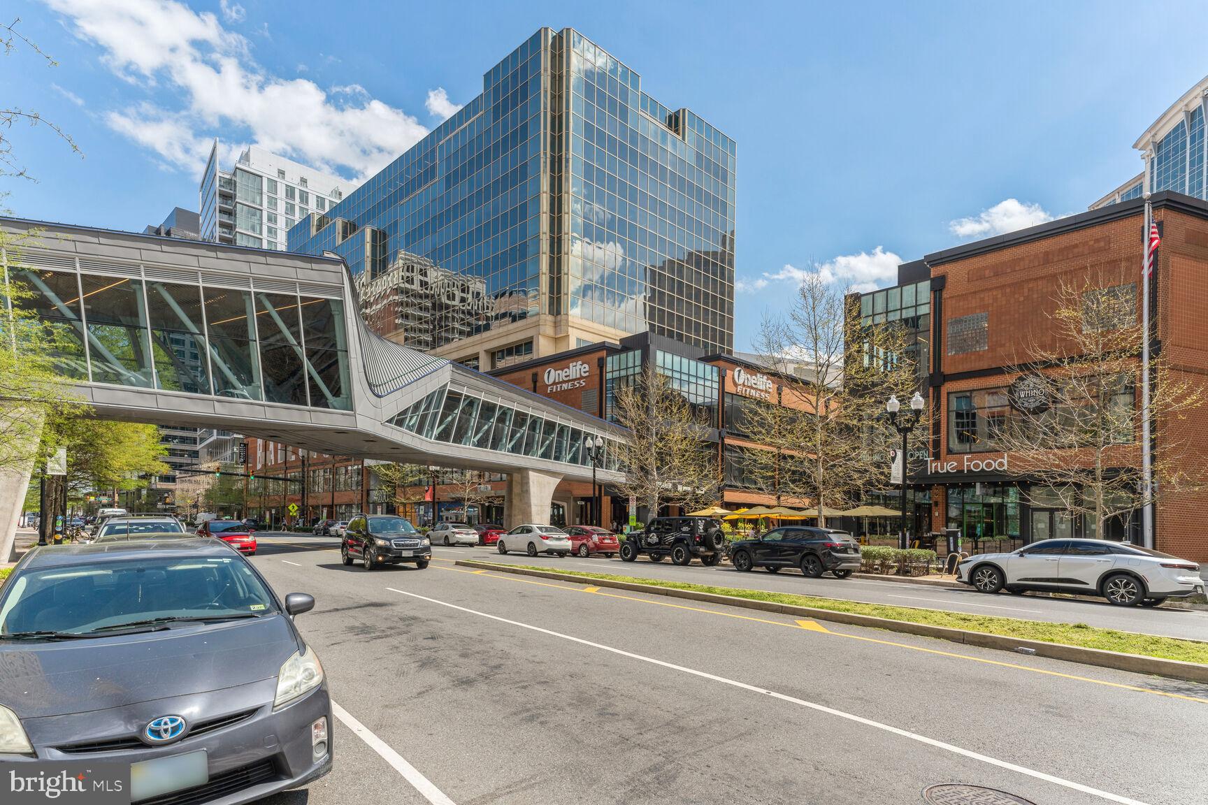 TOWNES OF BALLSTON - Residential