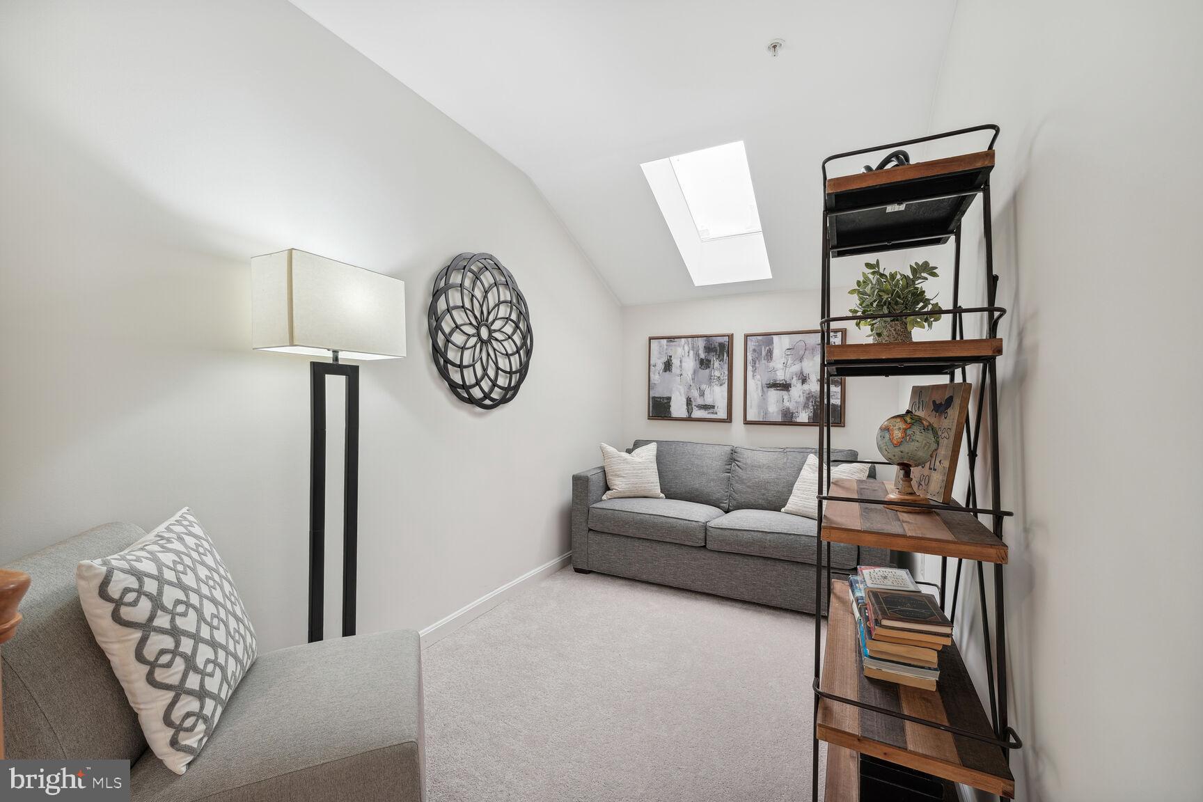 TOWNES OF BALLSTON - Residential