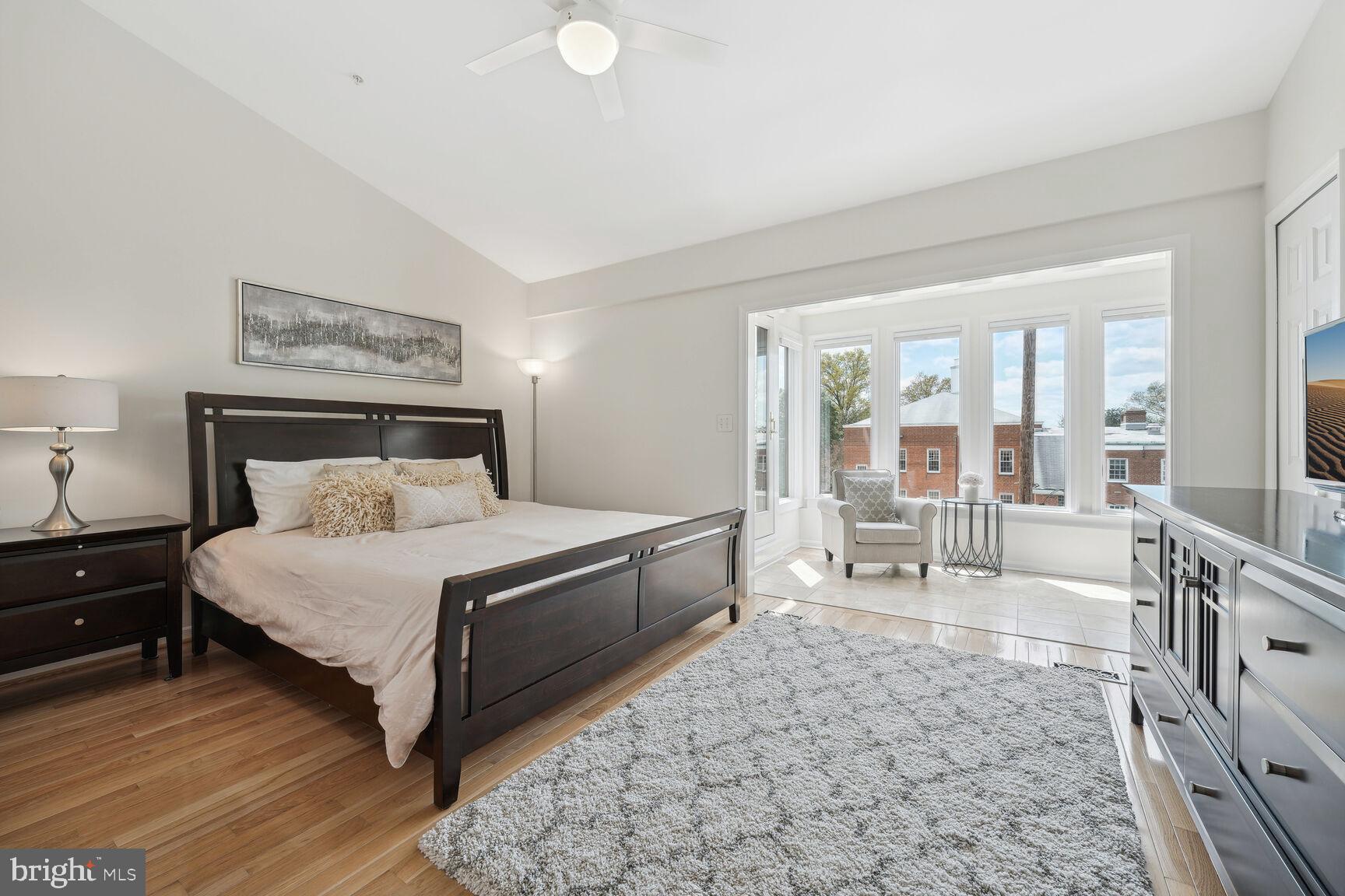 TOWNES OF BALLSTON - Residential