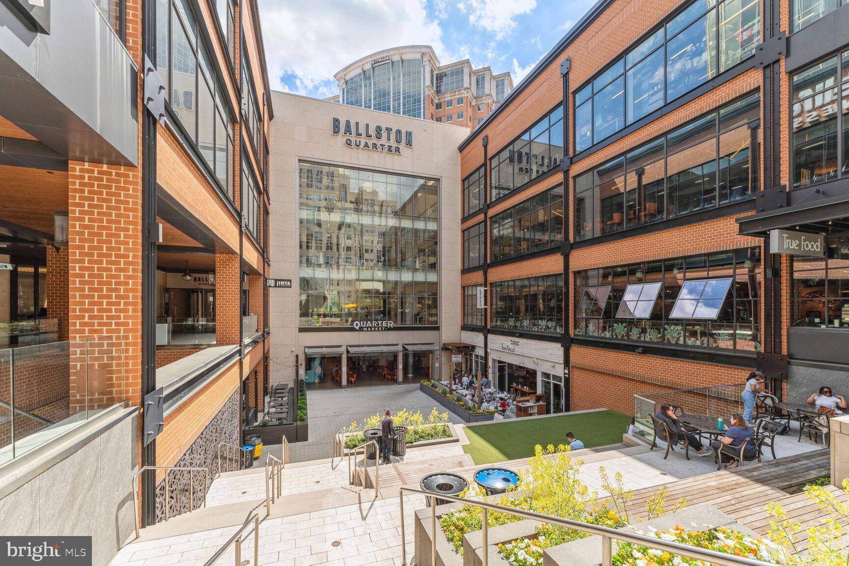 TOWNES OF BALLSTON - Residential