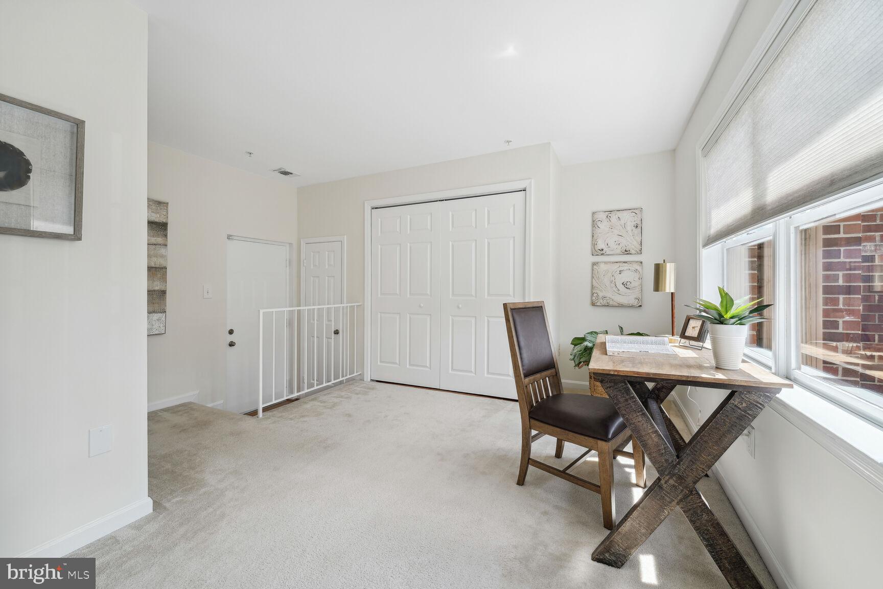 TOWNES OF BALLSTON - Residential