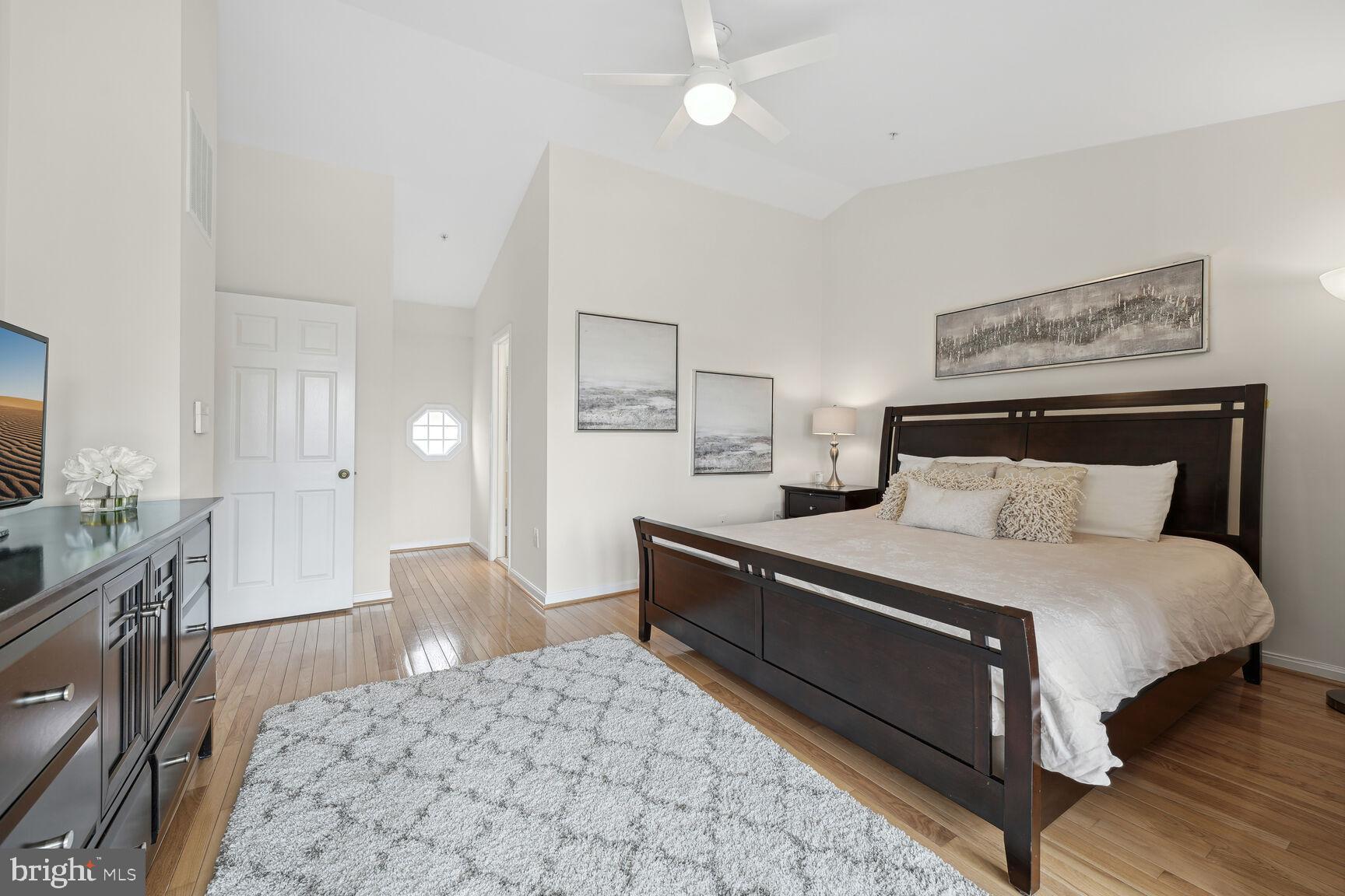 TOWNES OF BALLSTON - Residential