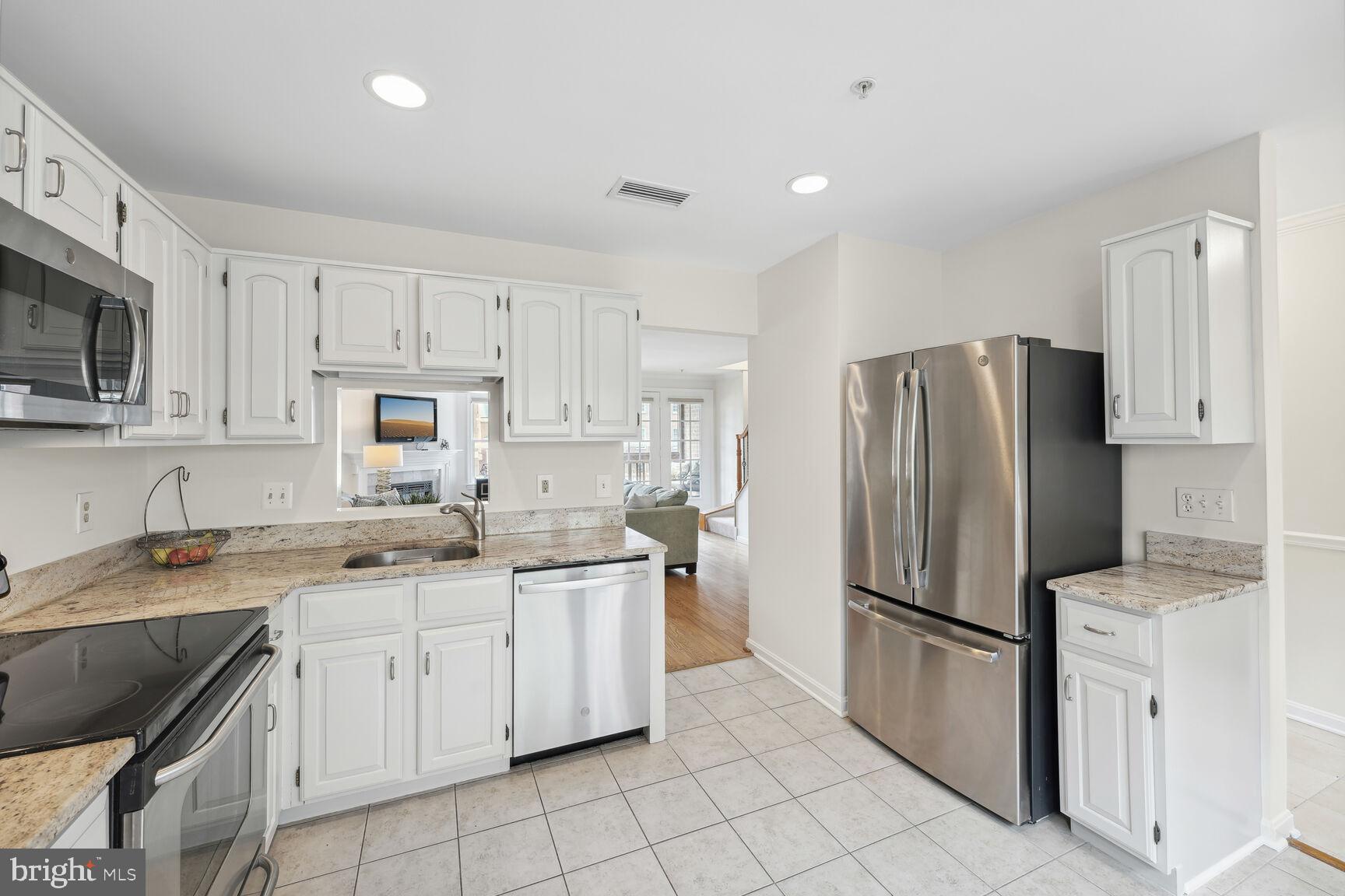 TOWNES OF BALLSTON - Residential