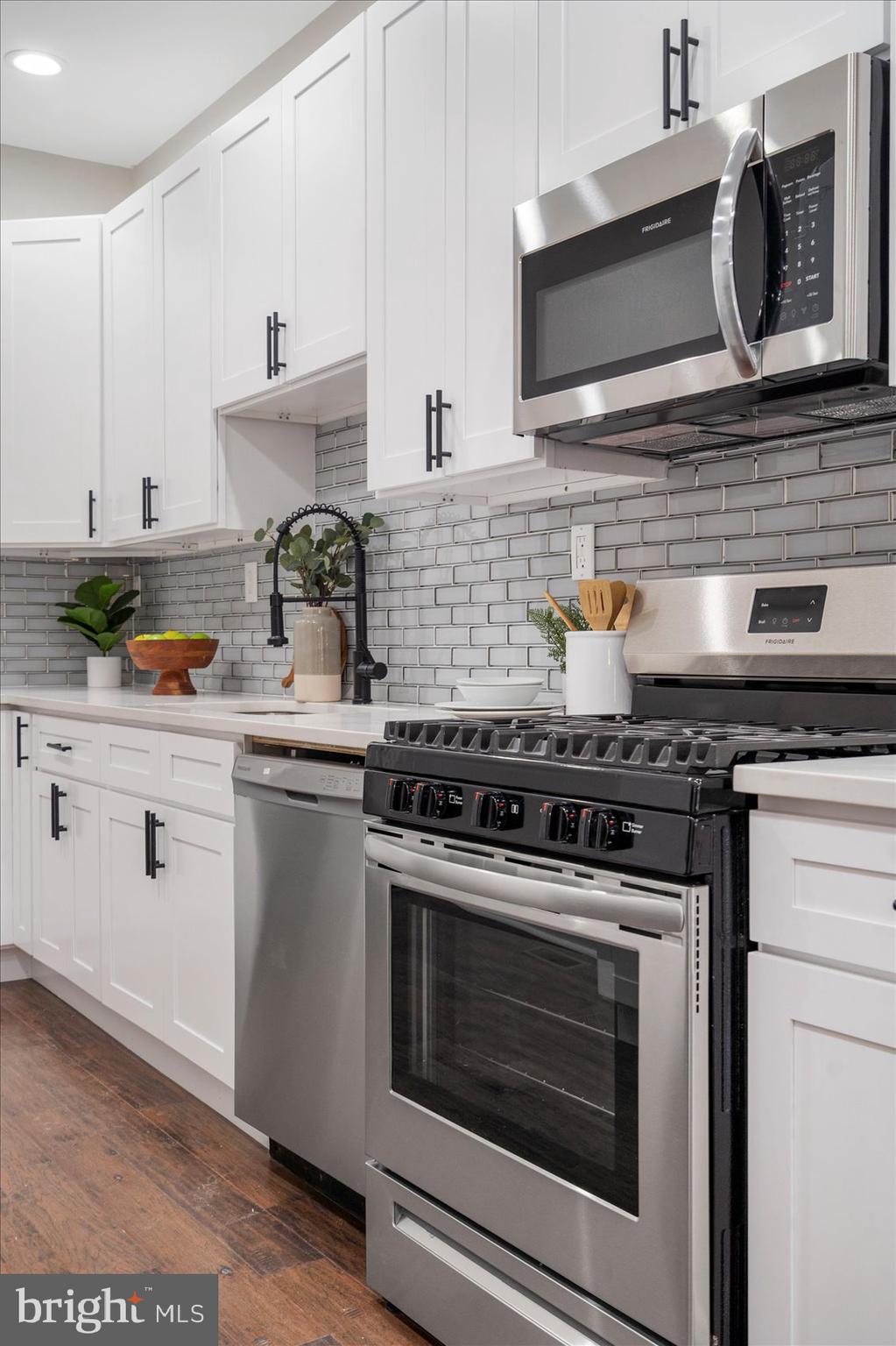 BARCLAY - Residential