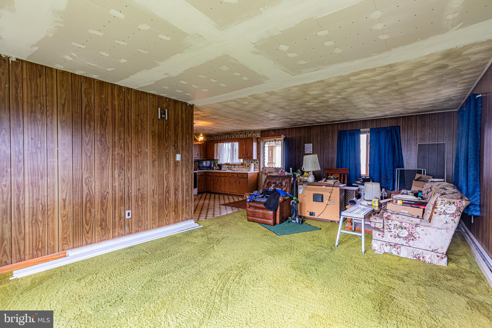 6832 LINCOLN HIGHWAY