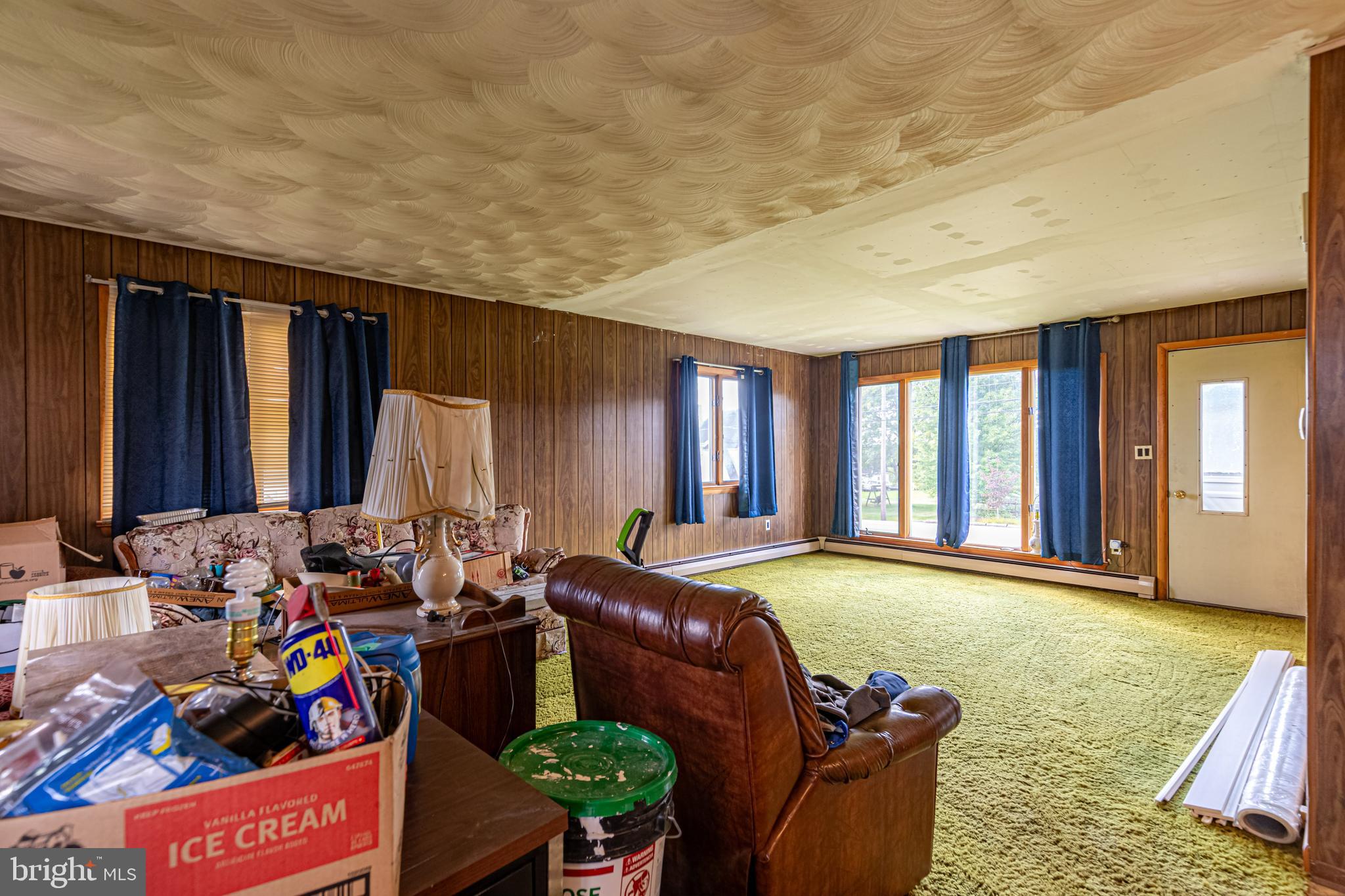 6832 LINCOLN HIGHWAY