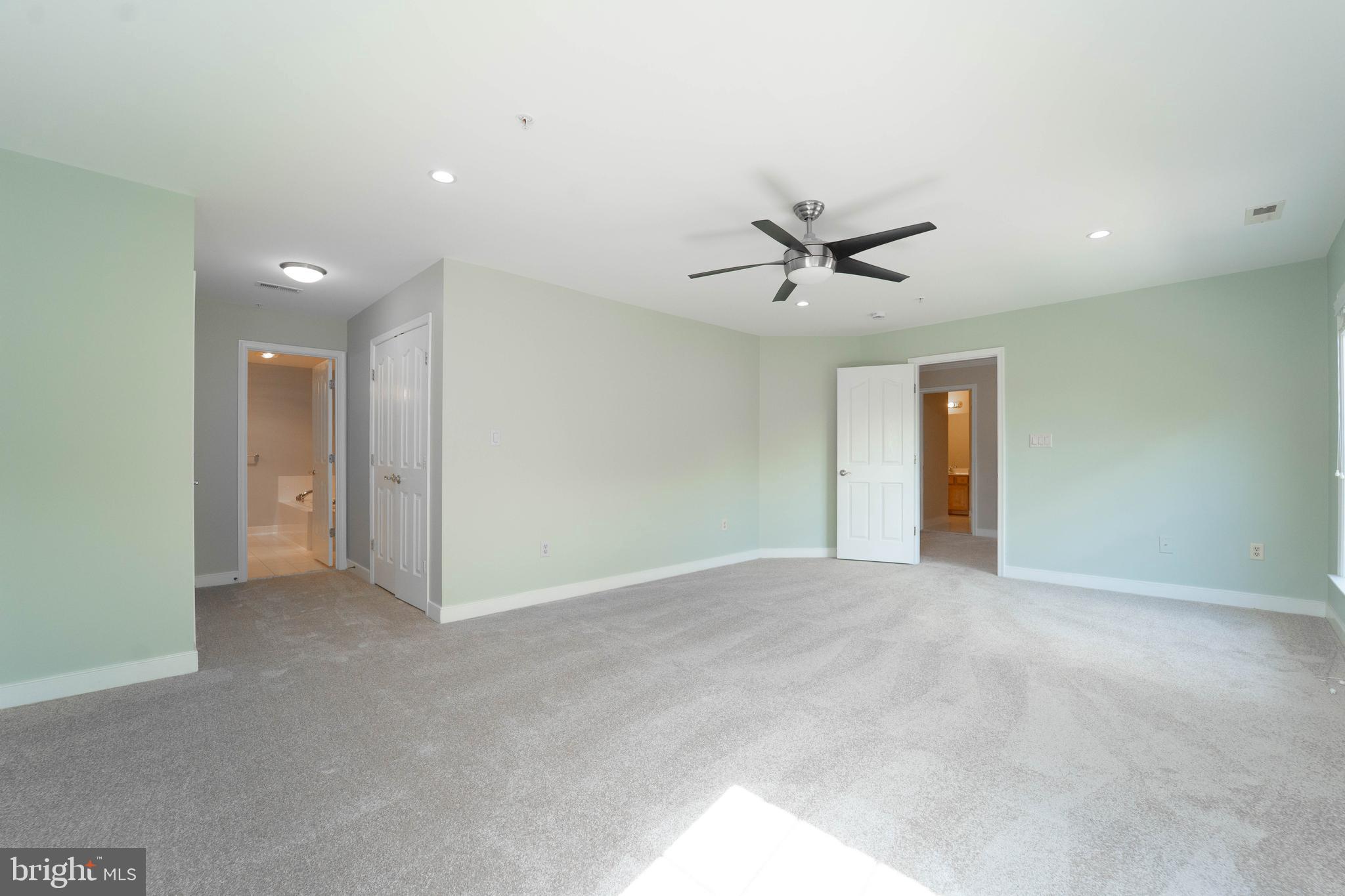 VILLAS AT SNOWDEN OVERLOOK - Residential