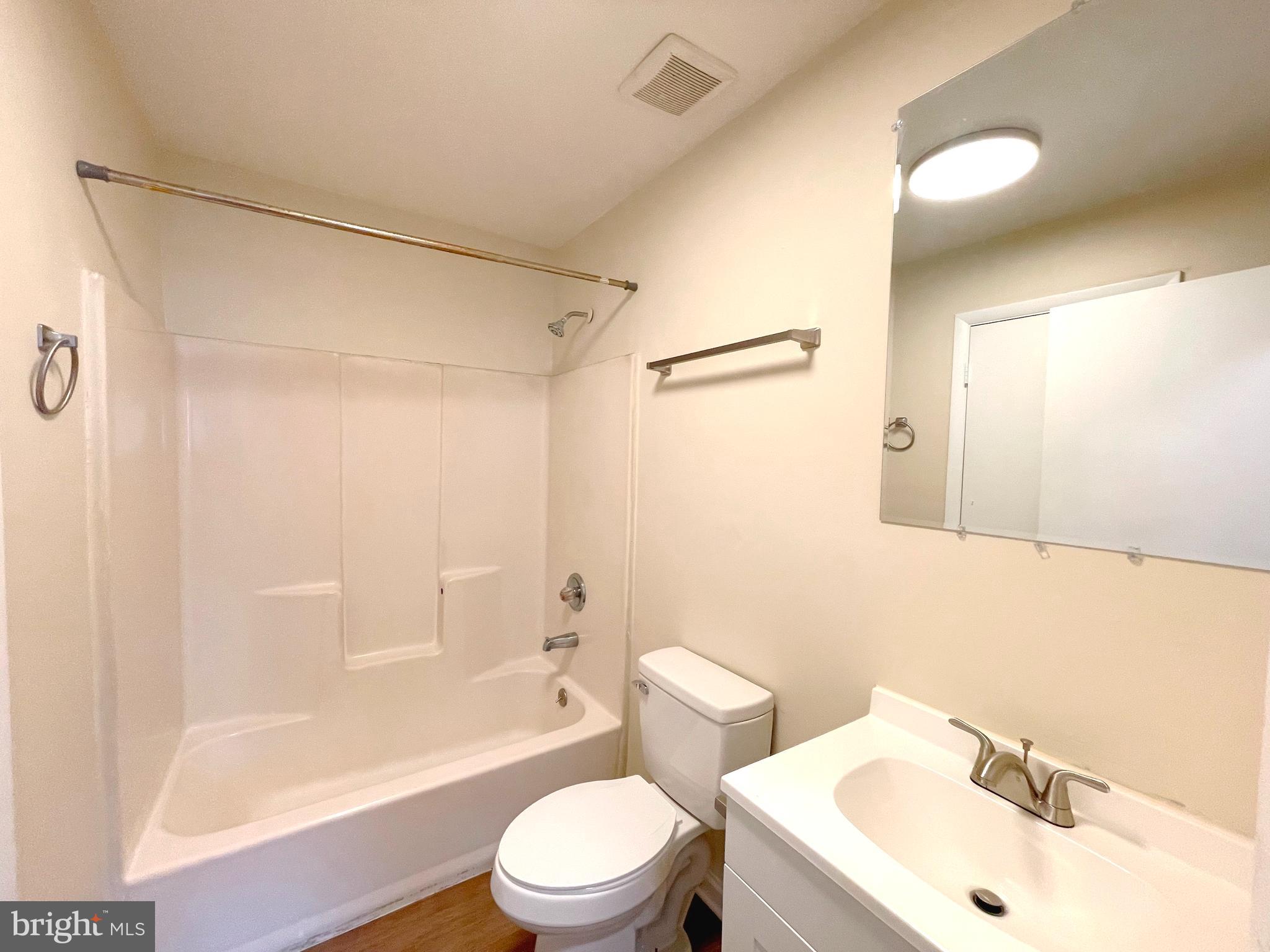 SOUTHAMPTON - Residential Lease