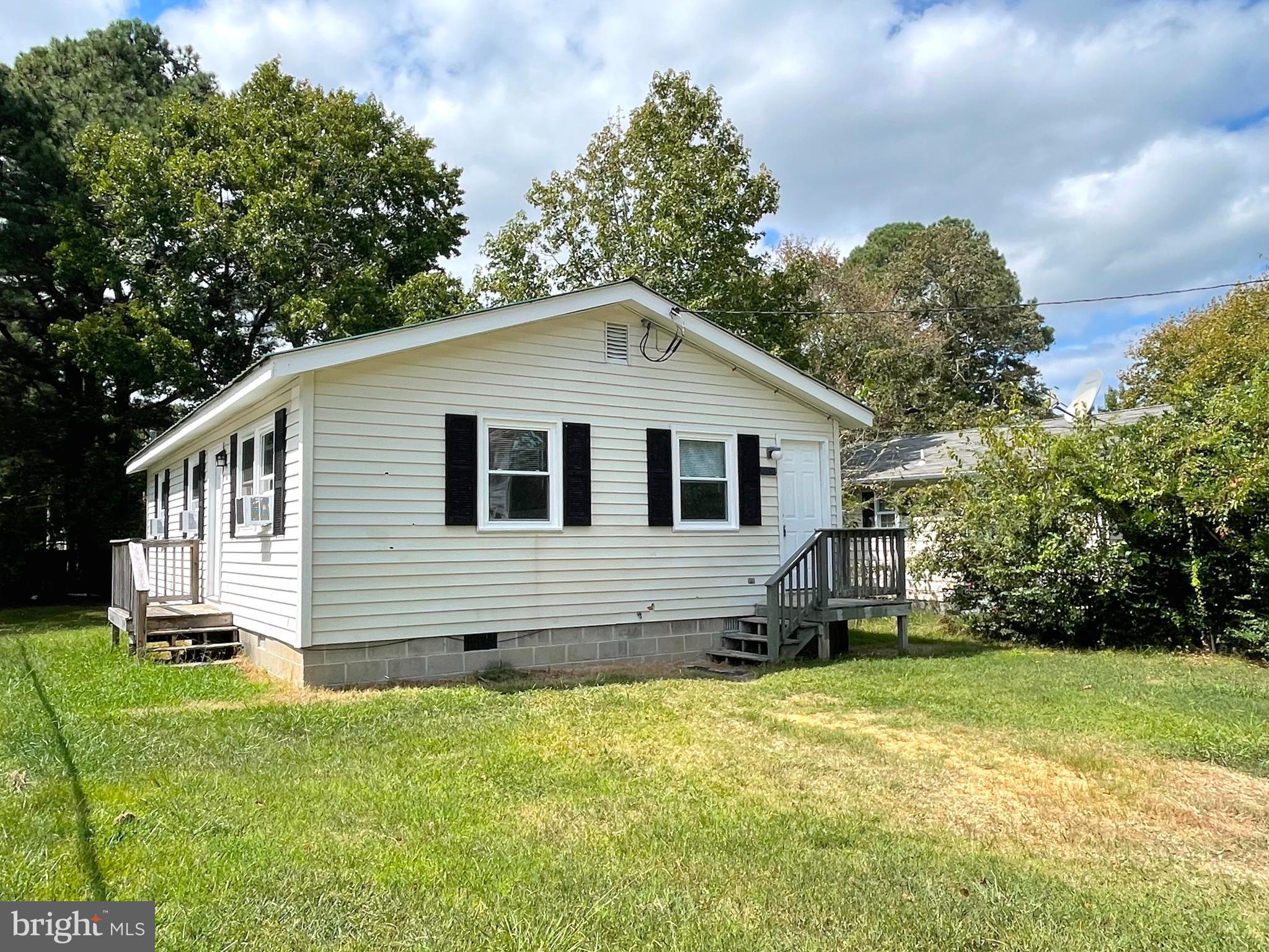 Enjoy single level living in this recently updated 3BR 1FB rambler available for immediate occupancy. Home offers a large living room, kitchen with table space, three bedrooms, hall full bath, washer/dryer and a fenced yard. Community play ground. Easy access to the many amenities offered by the Lexington Park area including NAS PAX. Neutered/spayed pets considered on a case-by-case basis.