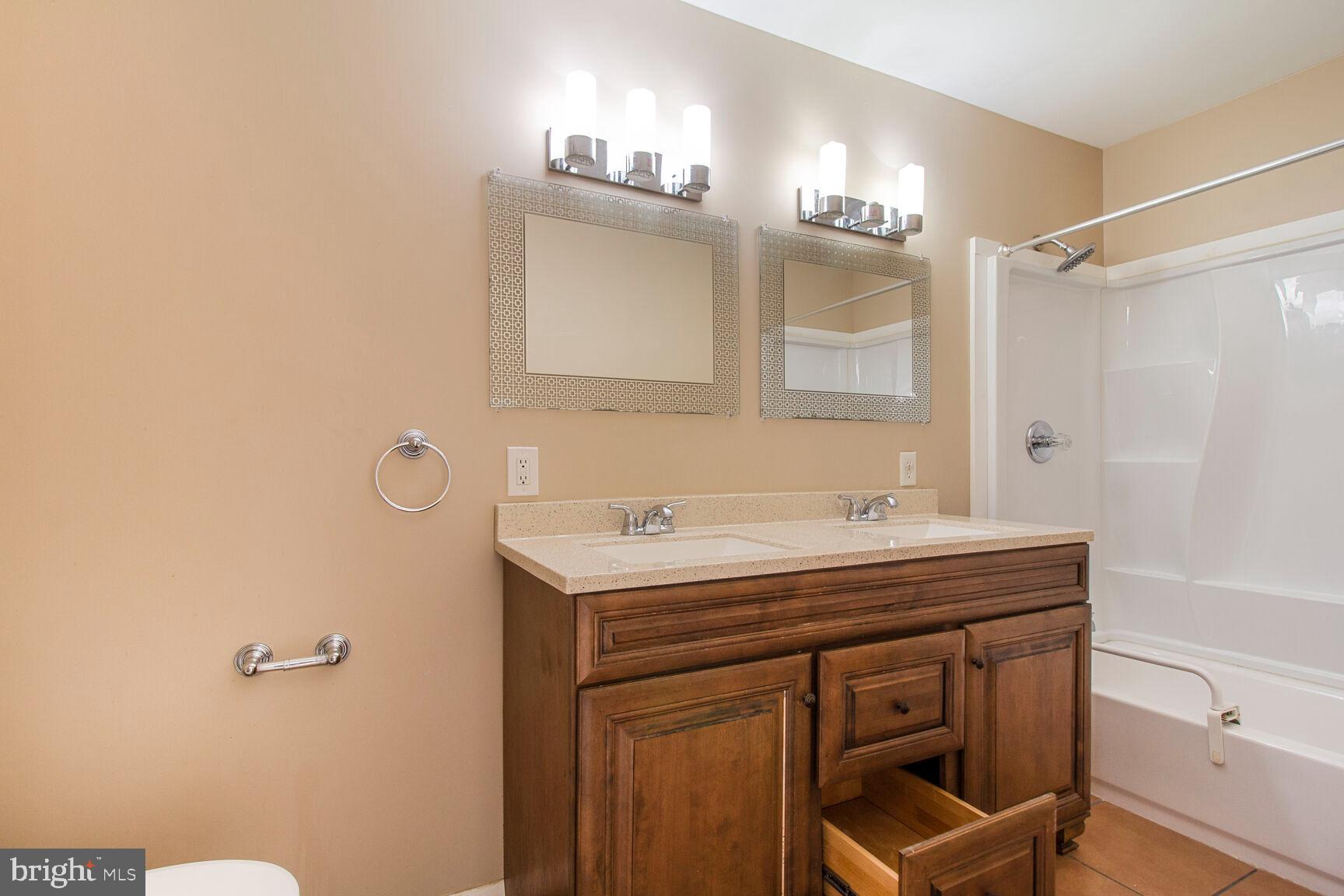 RANDALL - Residential