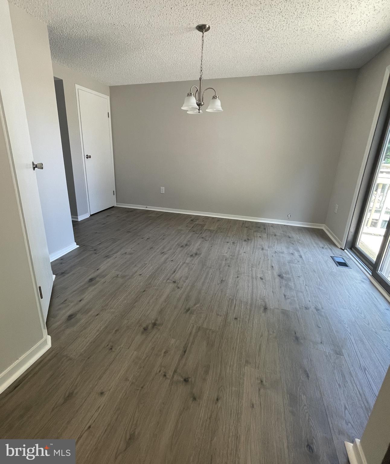 LANGLEY EAST - Residential