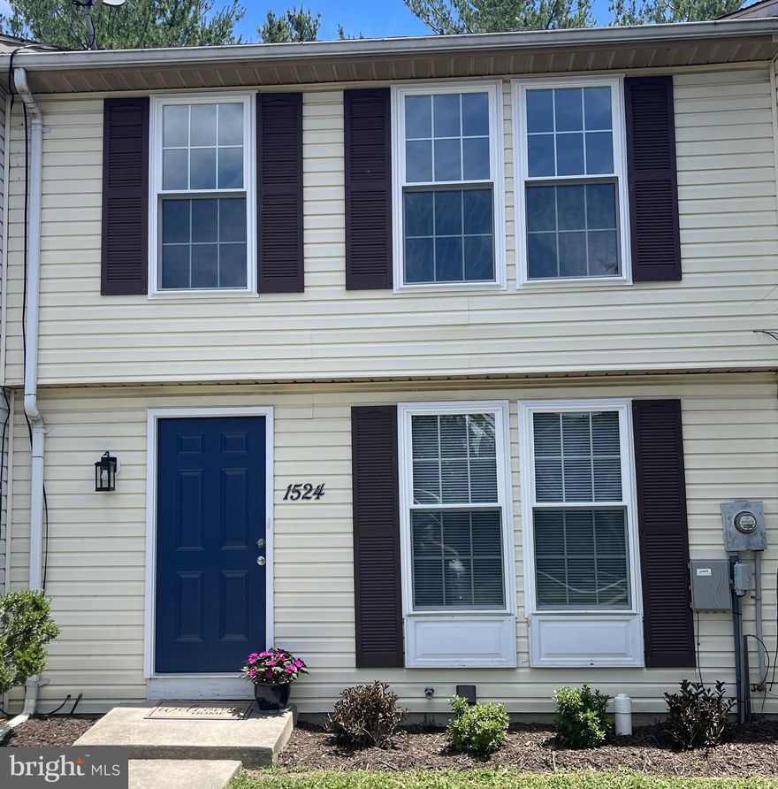 MOVE IN READY!  ALL NEW!!!  HEAT PUMP,  WINDOWS,  WATER HEATER,  KITCHEN CABINETS, GRANITE COUNTERS & TILE BACKSPLASH,  STAINLESS APPLIANCES,  PERGO WATERPROOF FLOORS,  BATH VANITIES AND TOILETS,  LIGHT FIXTURES,  CARPET (UPSTAIRS),  FRESH PAINT.  Even the light switches and receptacles have been replaced and the ductwork cleaned. Partially improved basement ready for your finishing touches.
Park in front with your own two spaces. Come and relax on your large deck which is shaded from the afternoon sun. Just move in and don't forget to water the new shrubbery!
Interstates, hospital, schools and restaurants are all close by.