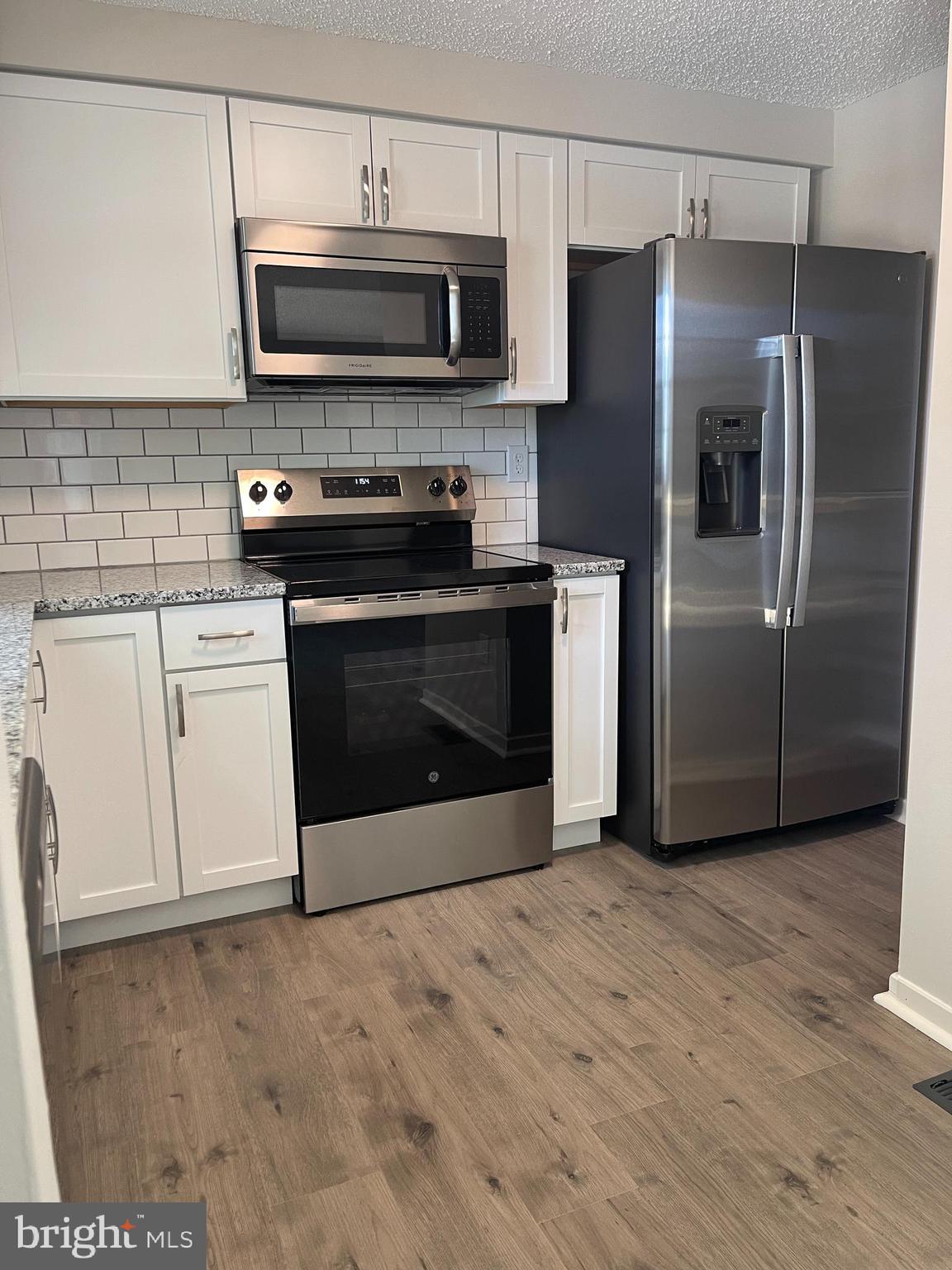 LANGLEY EAST - Residential