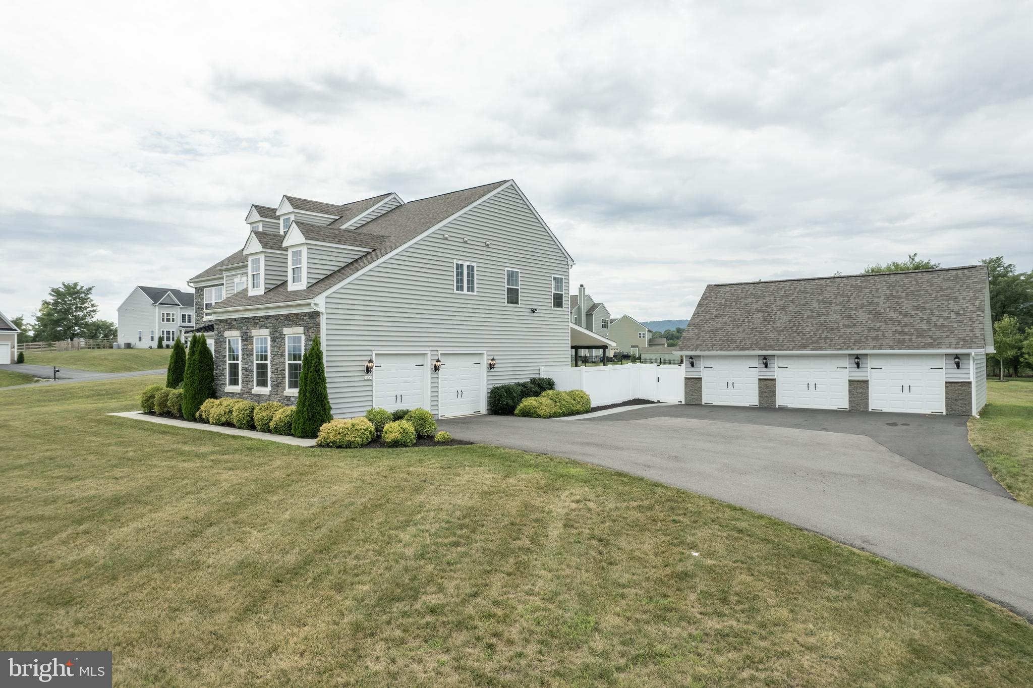 RIDGES OF TUSCARORA - Residential