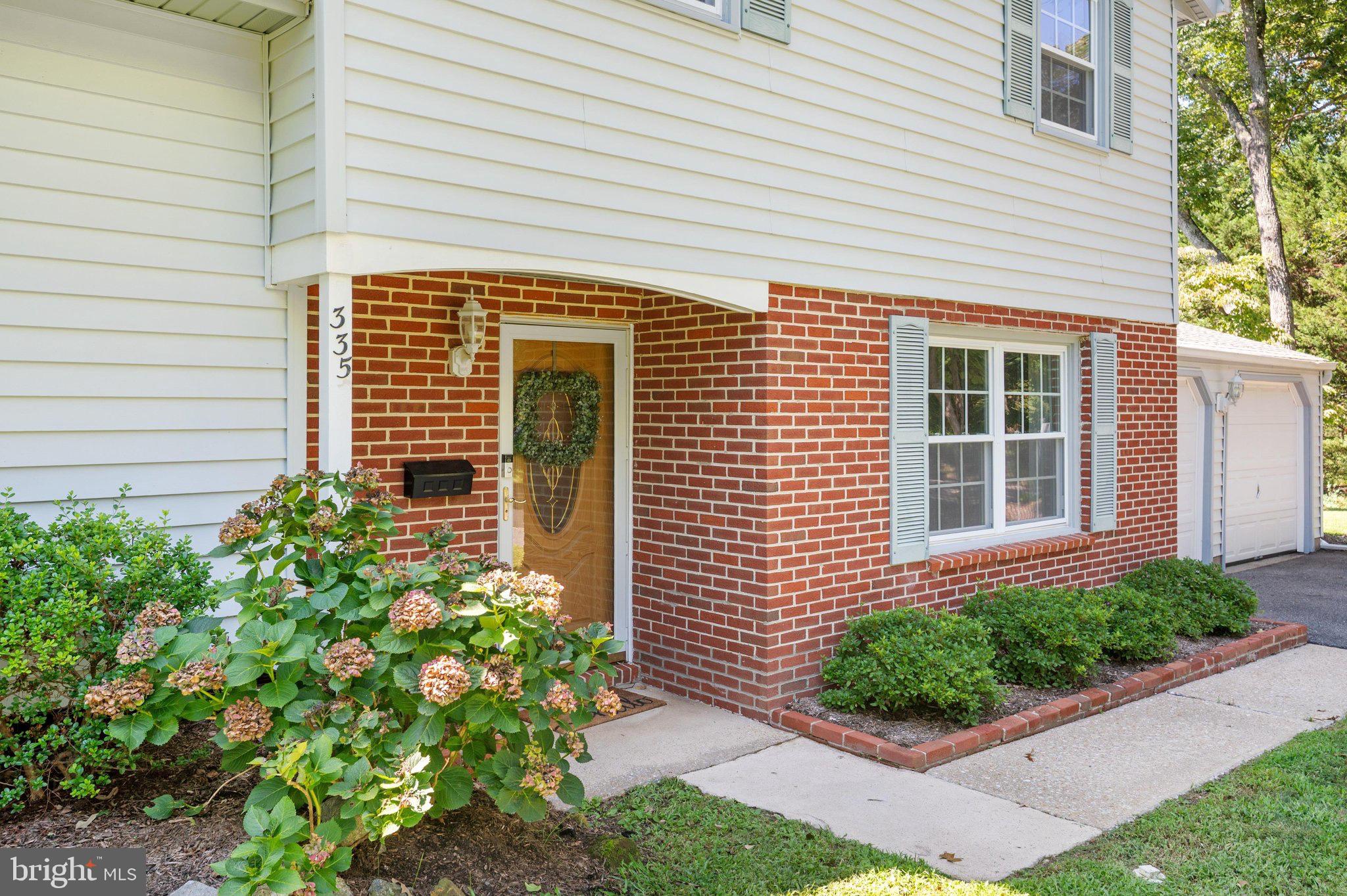 335 HOLLYBERRY ROAD