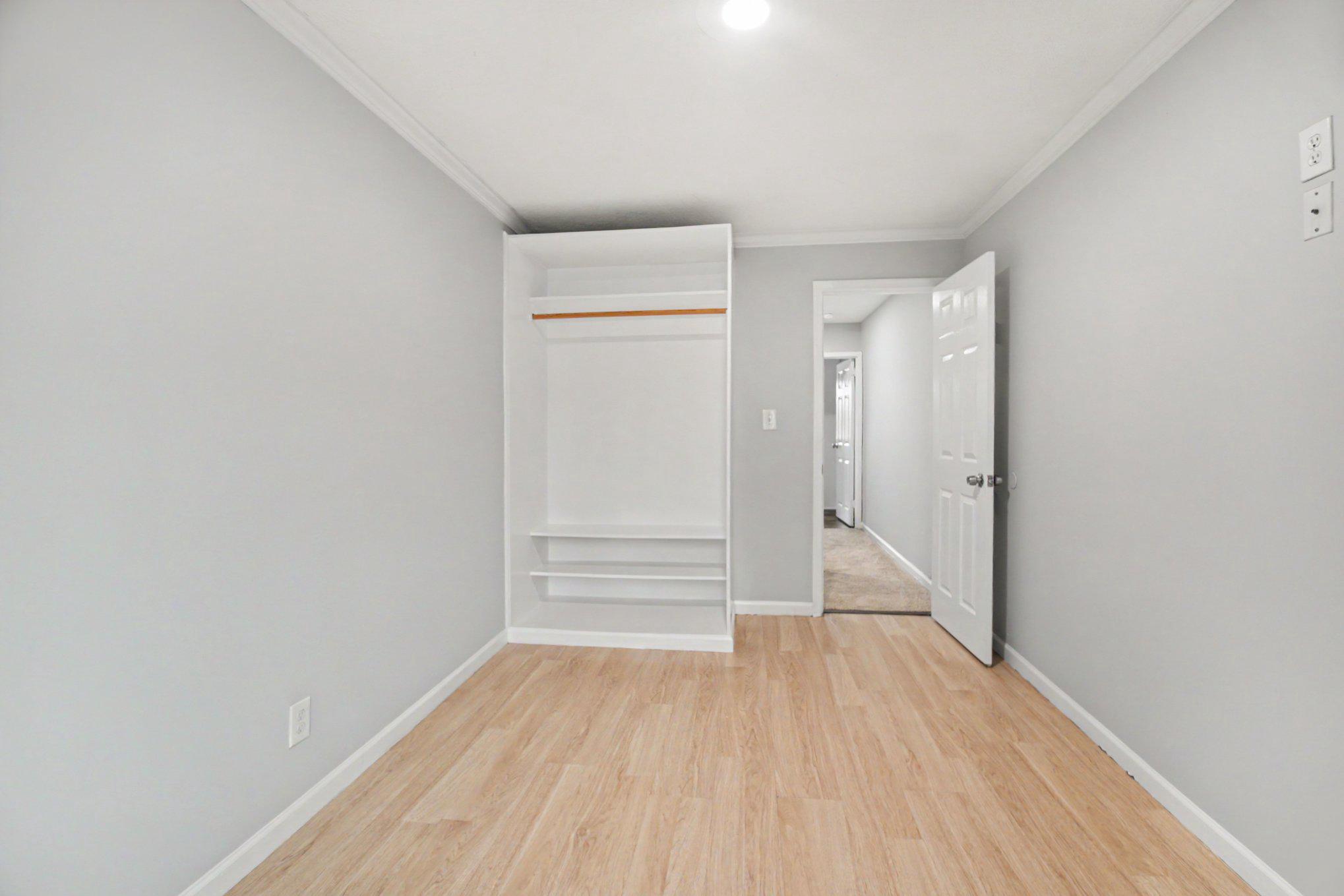 DULLES PARK TOWNHOUSES - Residential