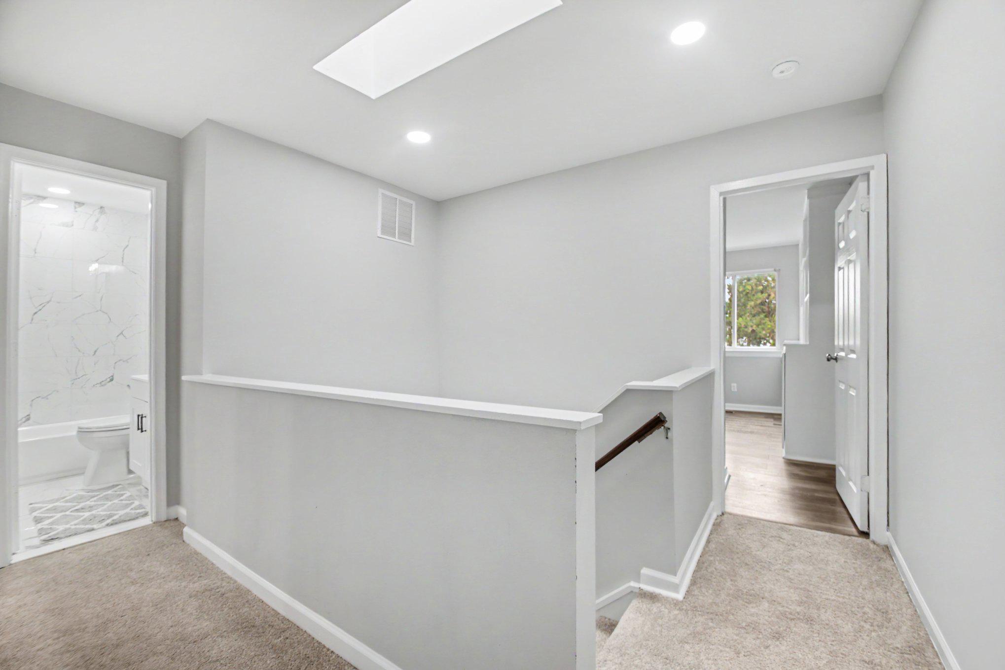 DULLES PARK TOWNHOUSES - Residential