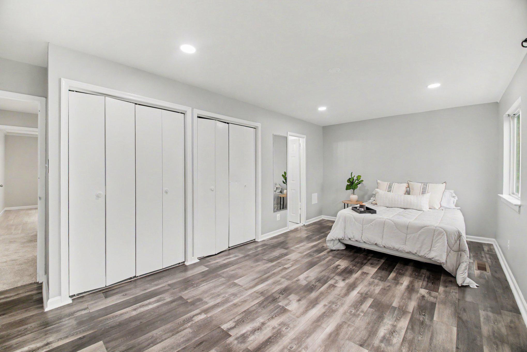 DULLES PARK TOWNHOUSES - Residential