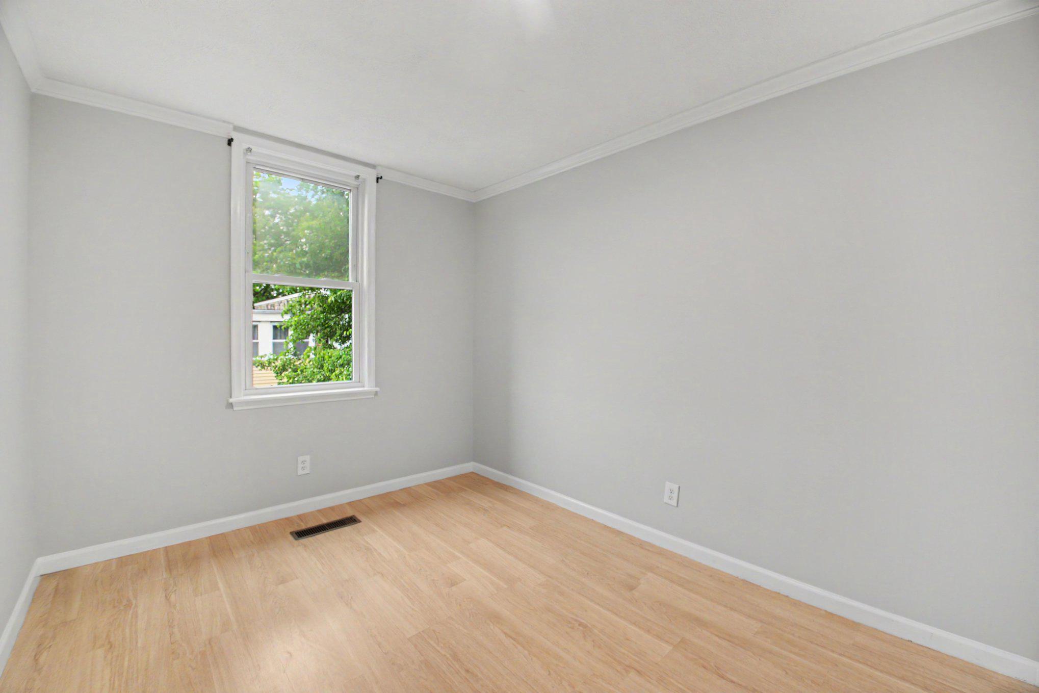 DULLES PARK TOWNHOUSES - Residential