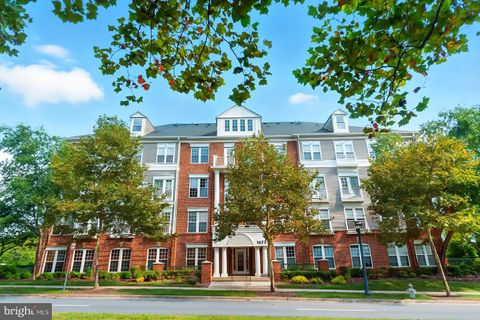 Photo of 1625 Piccard Drive #205, ROCKVILLE, MD 20850 (MLS # MDMC2197788)