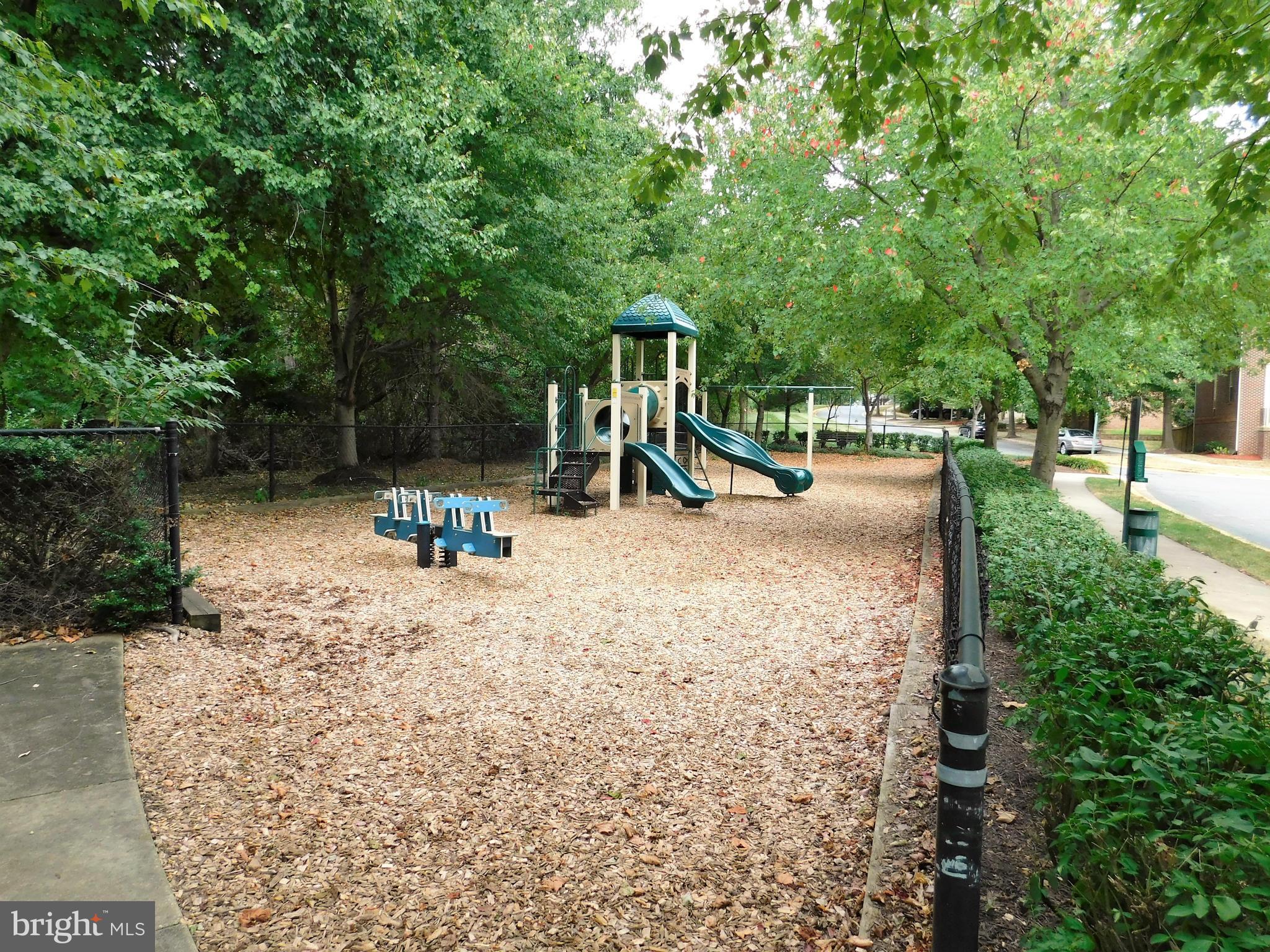 WOODVIEW VILLAGE WEST - Residential