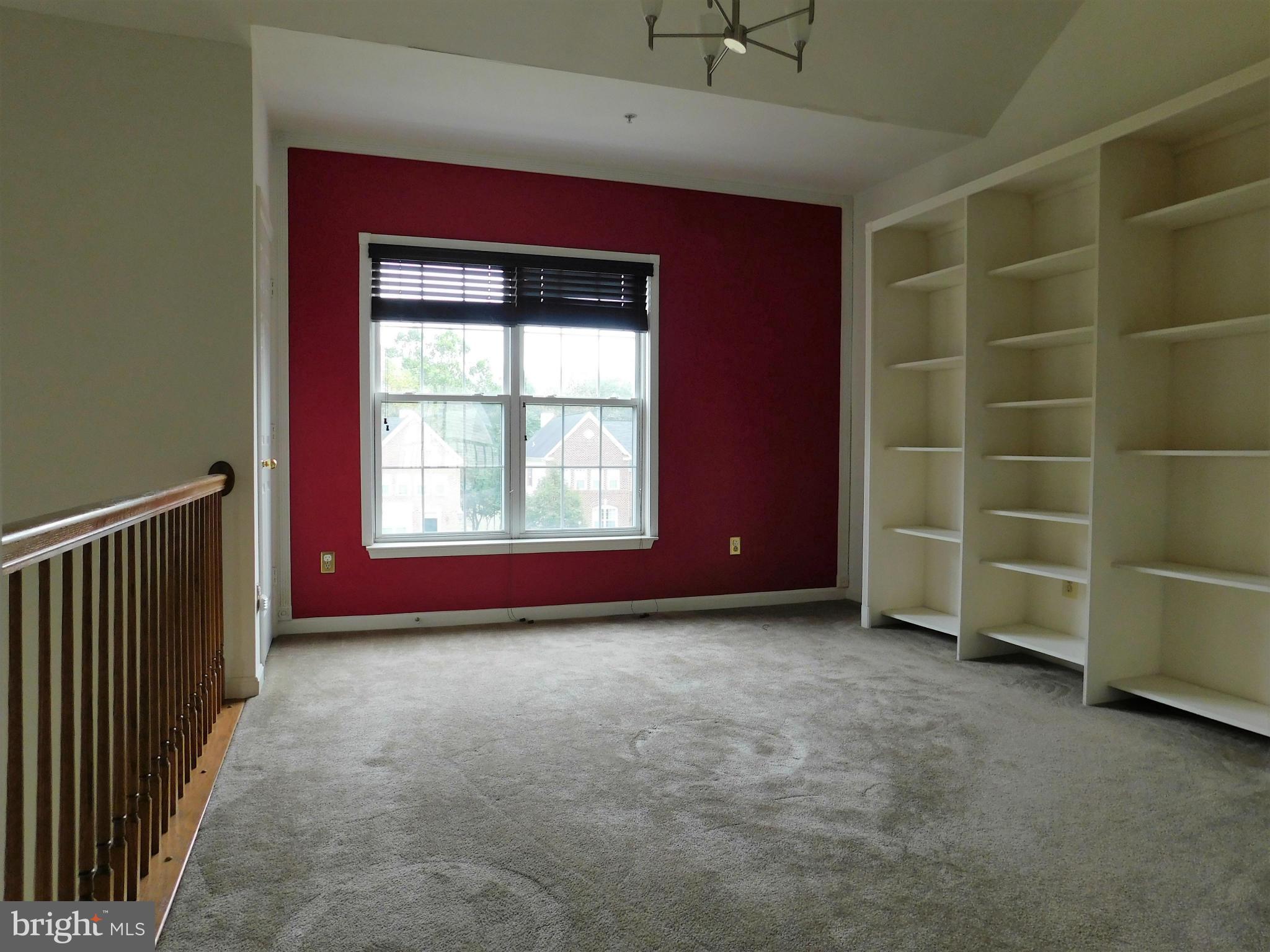 WOODVIEW VILLAGE WEST - Residential