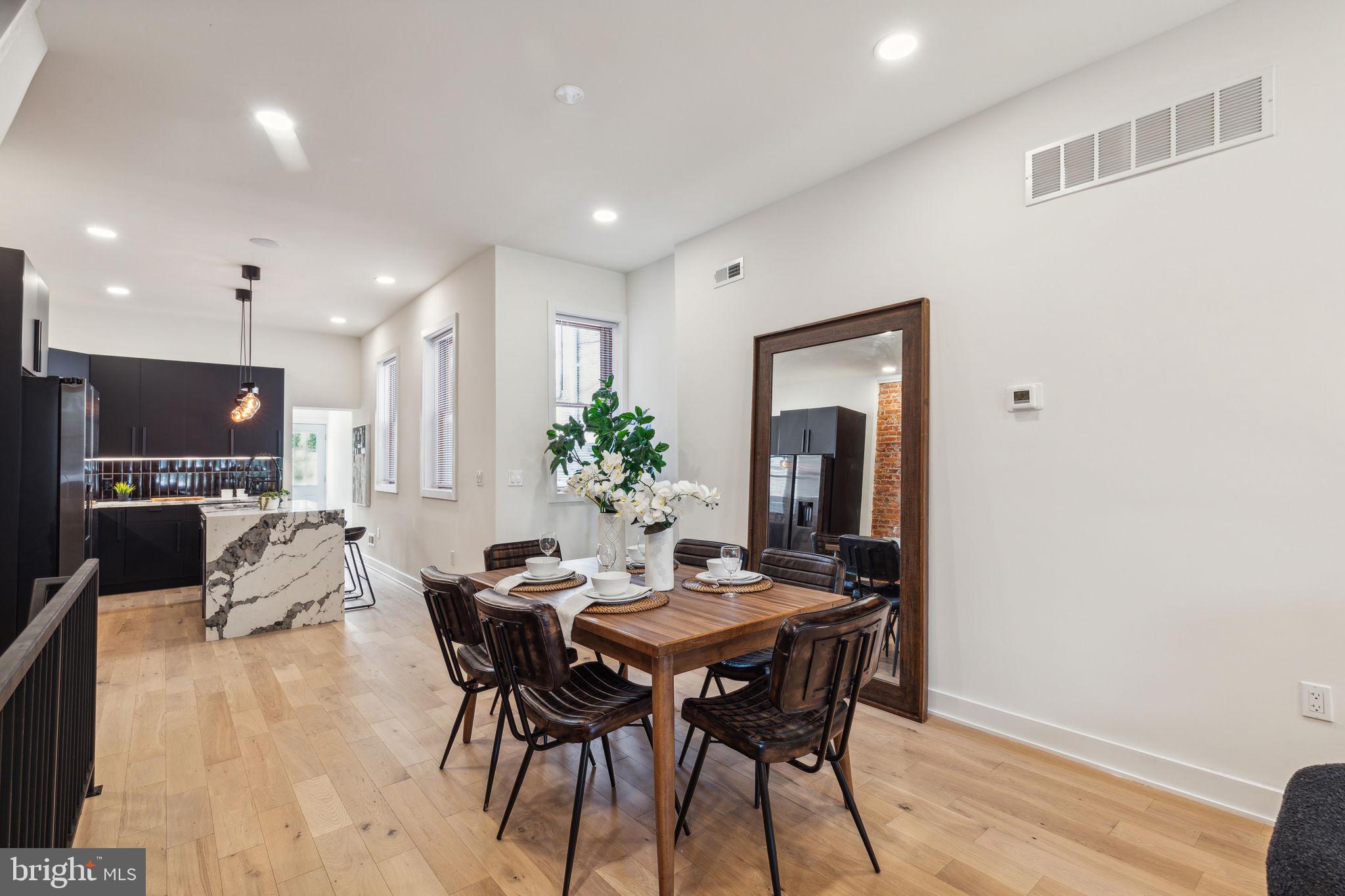 PORT RICHMOND - Residential