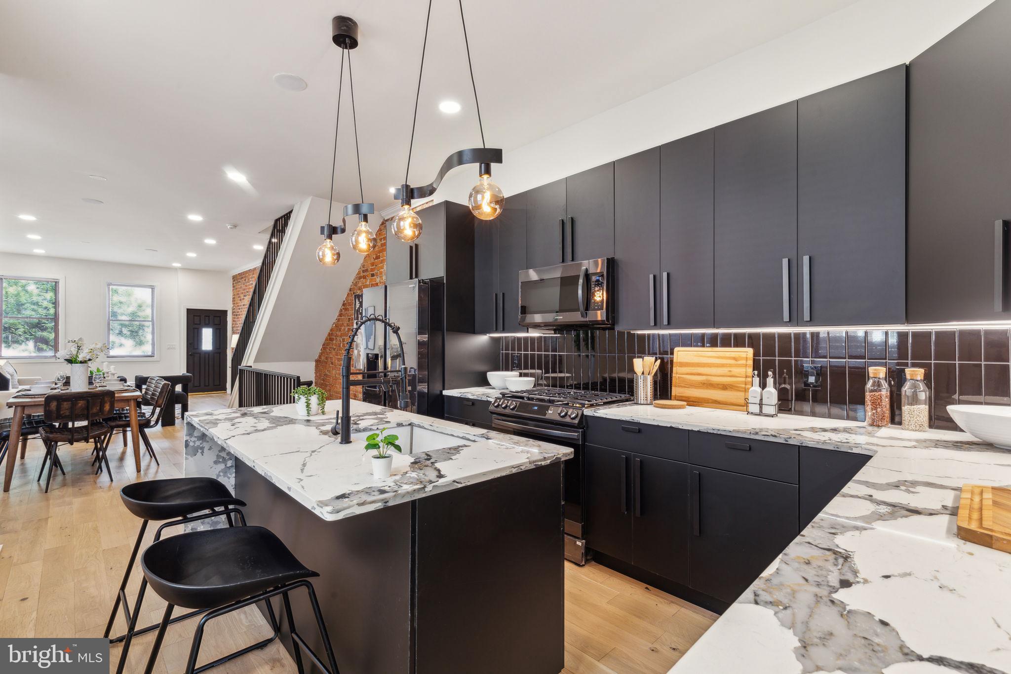 PORT RICHMOND - Residential