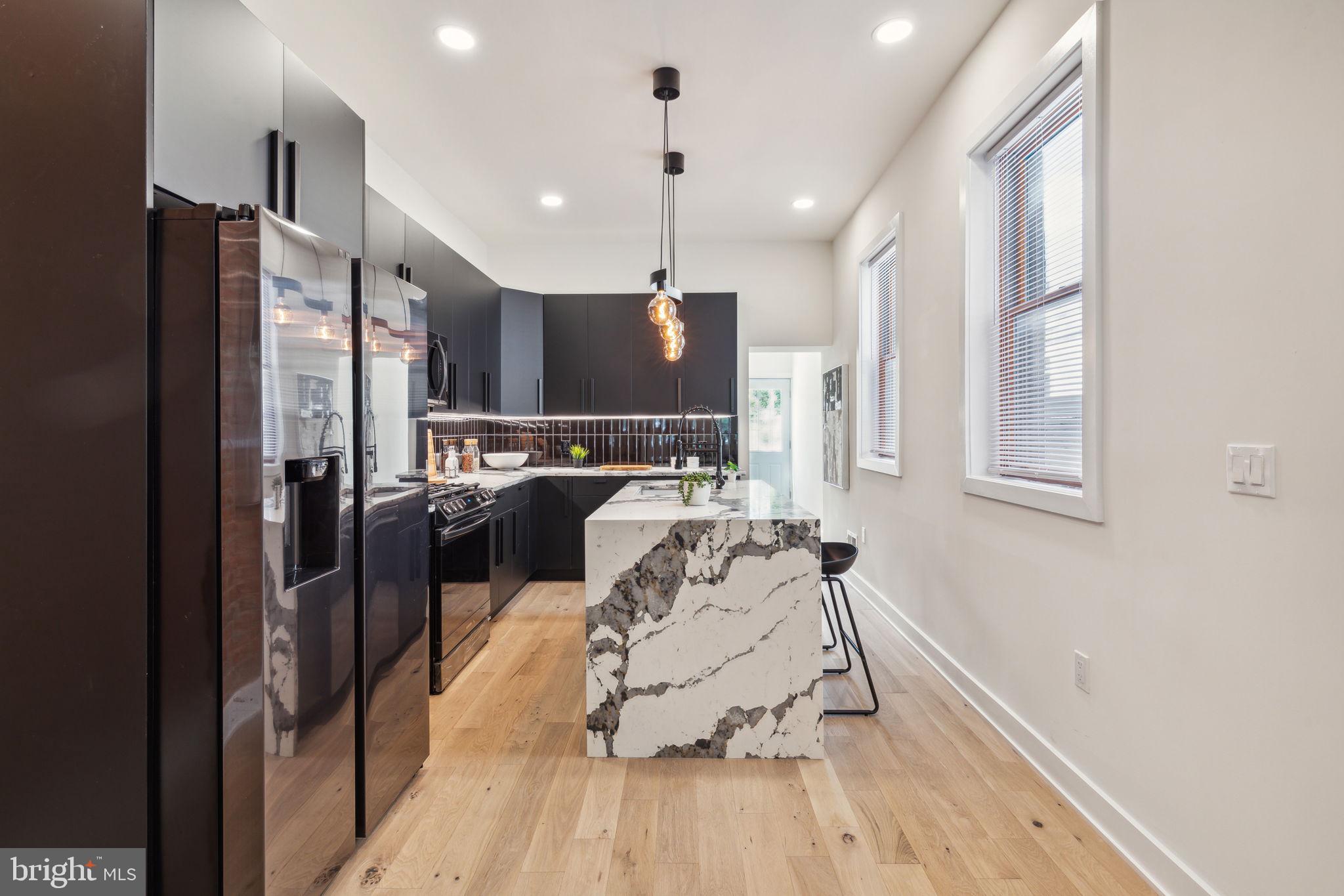 PORT RICHMOND - Residential