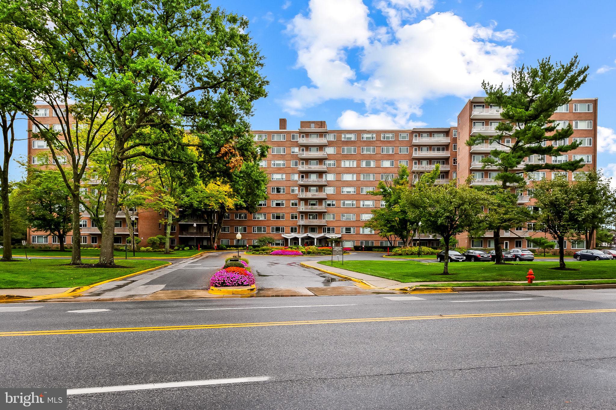 11 SLADE AVENUE 911