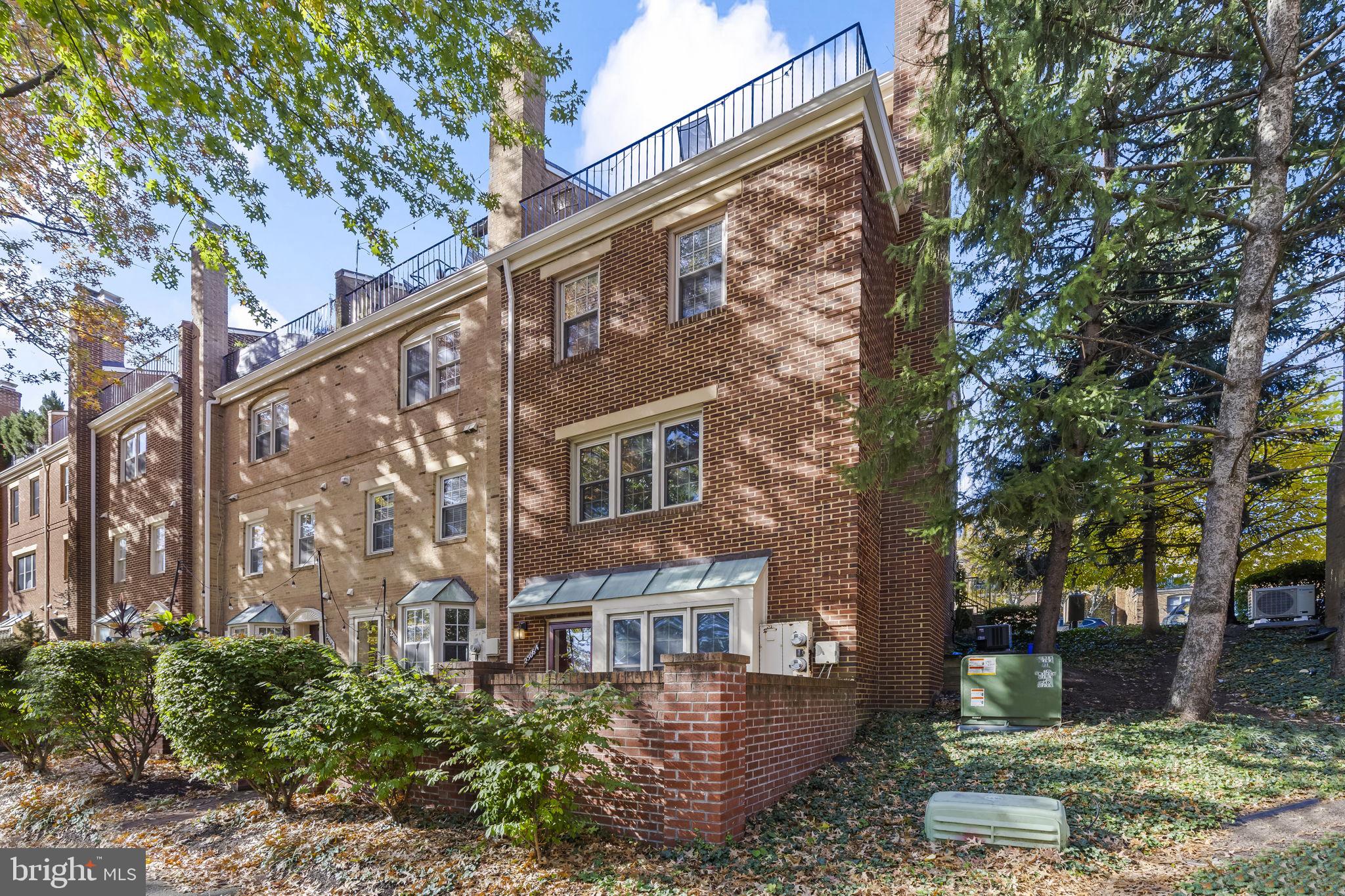 2506A FAIRFAX DRIVE