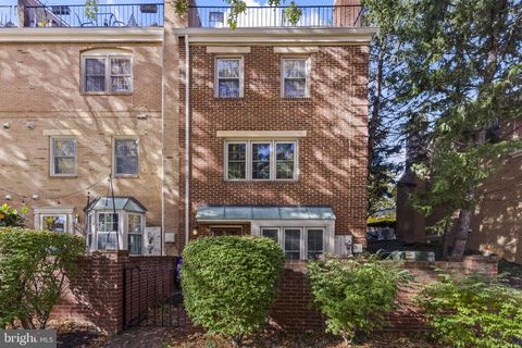 2506A FAIRFAX DRIVE ARLINGTON VA 22201