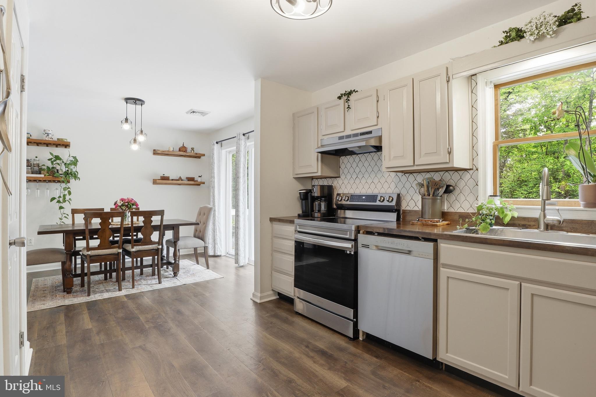 LAKE HERITAGE - Residential